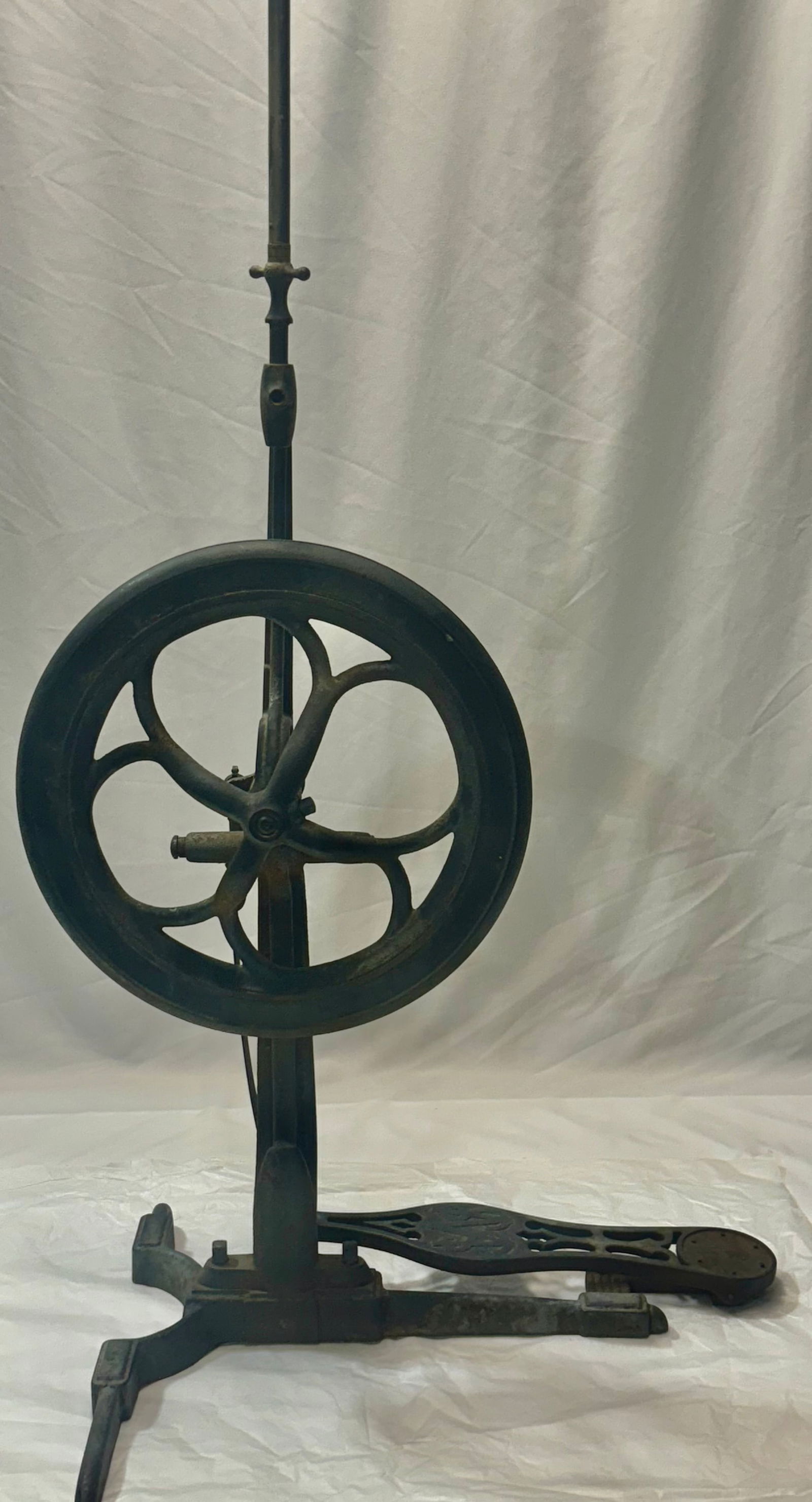 Decorative Antique Victorian 1890 James Beall Morrison Treadle Dentist Drill: original Victorian, circa 1890 James Beall Morrison Treadle Dentist drill Please note the delivery fee listed is just a guide, it covers within the M25 only for the UK and local Europe only for intern