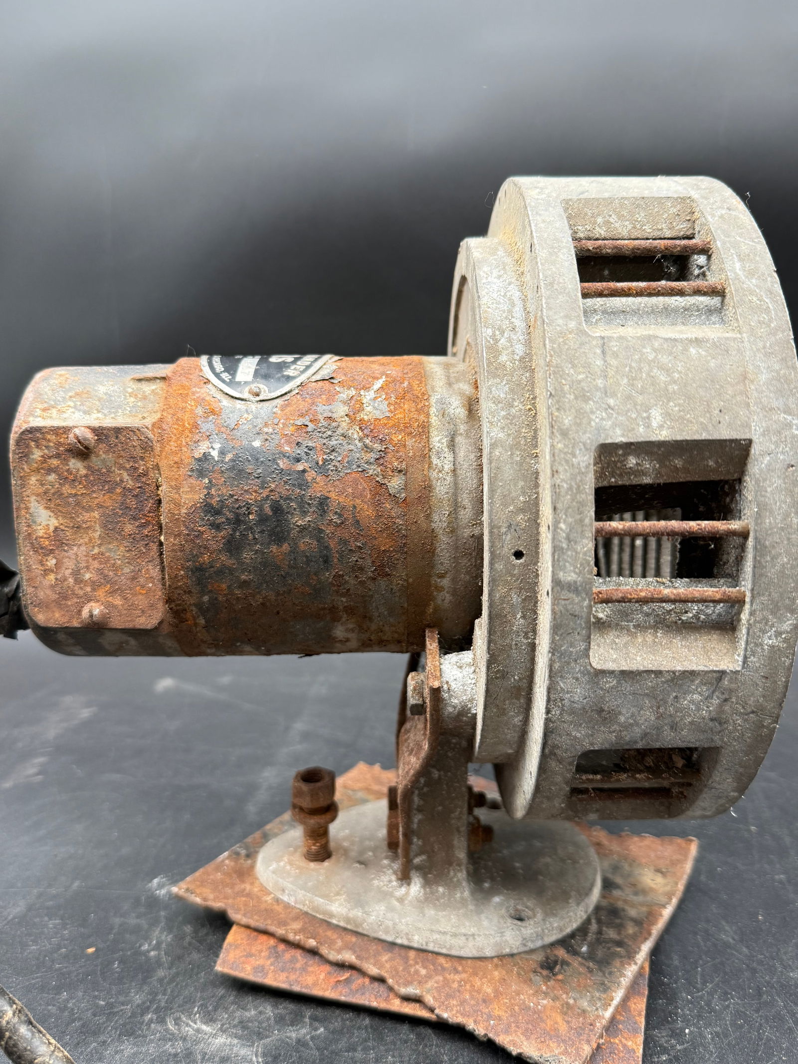 vintage "The Commander" Siren By Mars Signal Light Co. Chicago, Model G-1, (1 of 5)