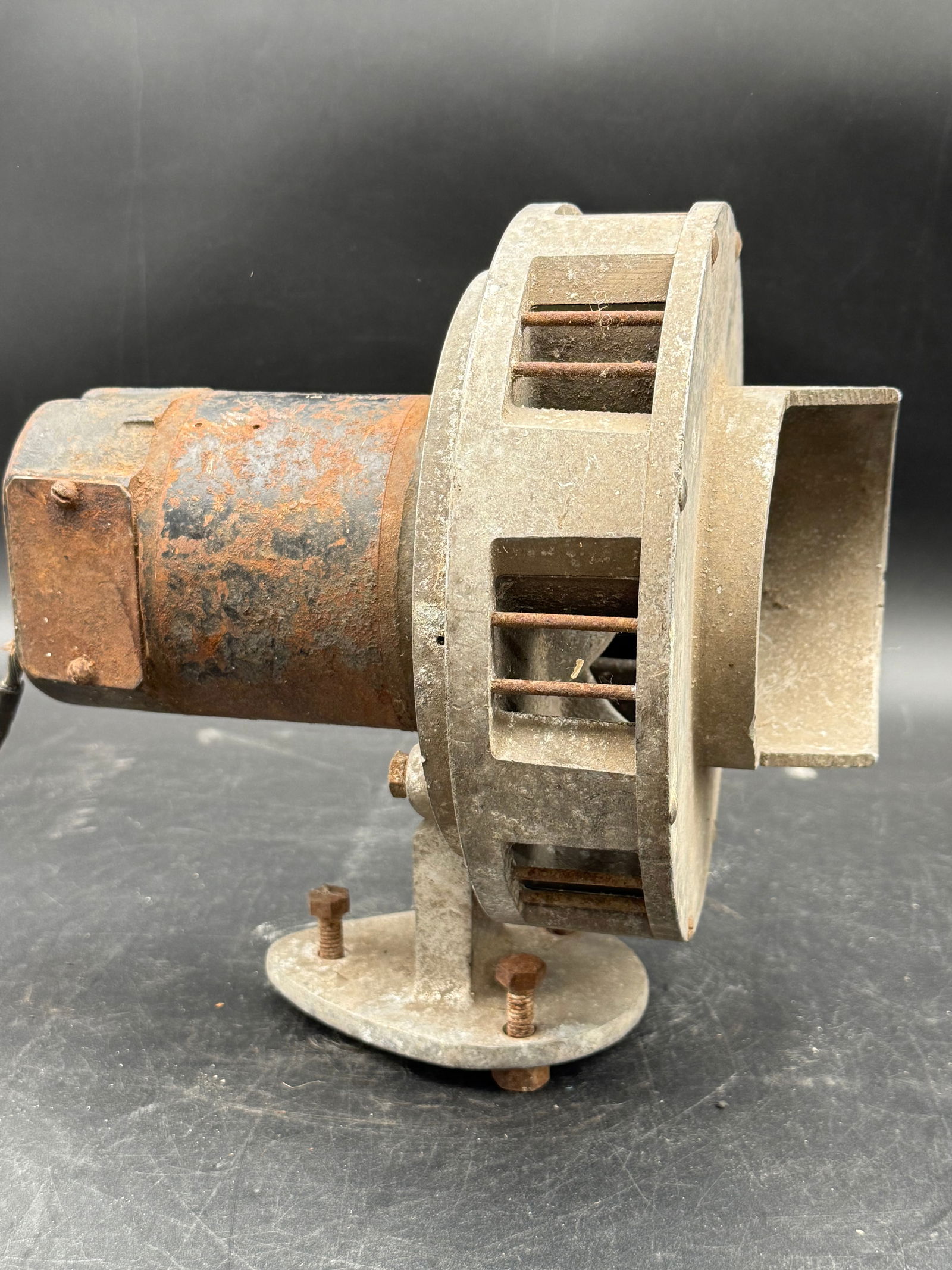 vintage Federal Sign and Signal Corporation siren for police and fire (1 of 6)