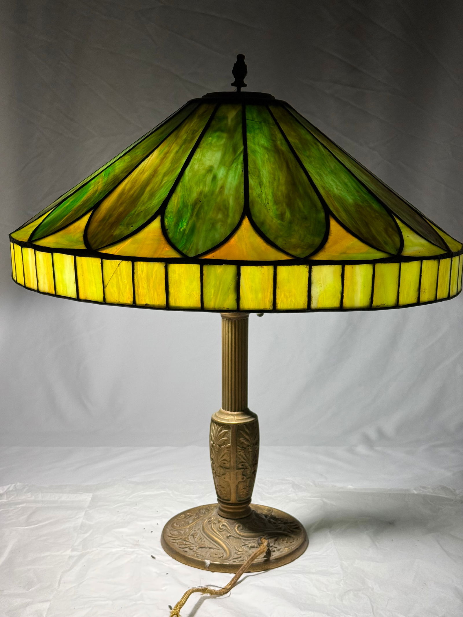 J.A Whaley 18" Leaded Glass Table Lamp (1 of 13)