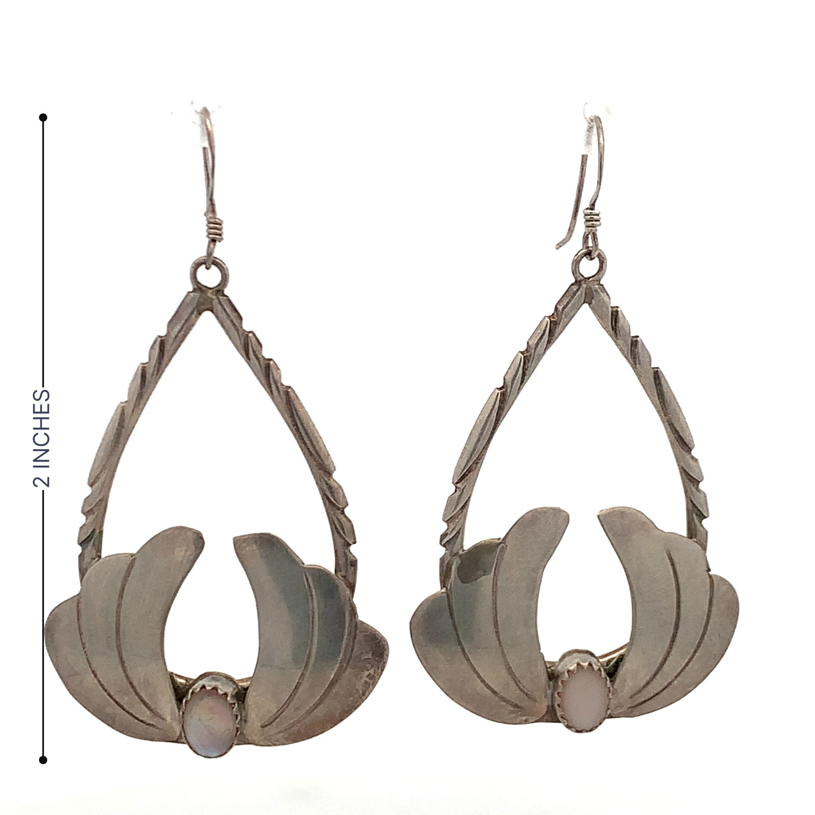 Vintage Native American sterling silver scallop dangle earrings (1 of 2)