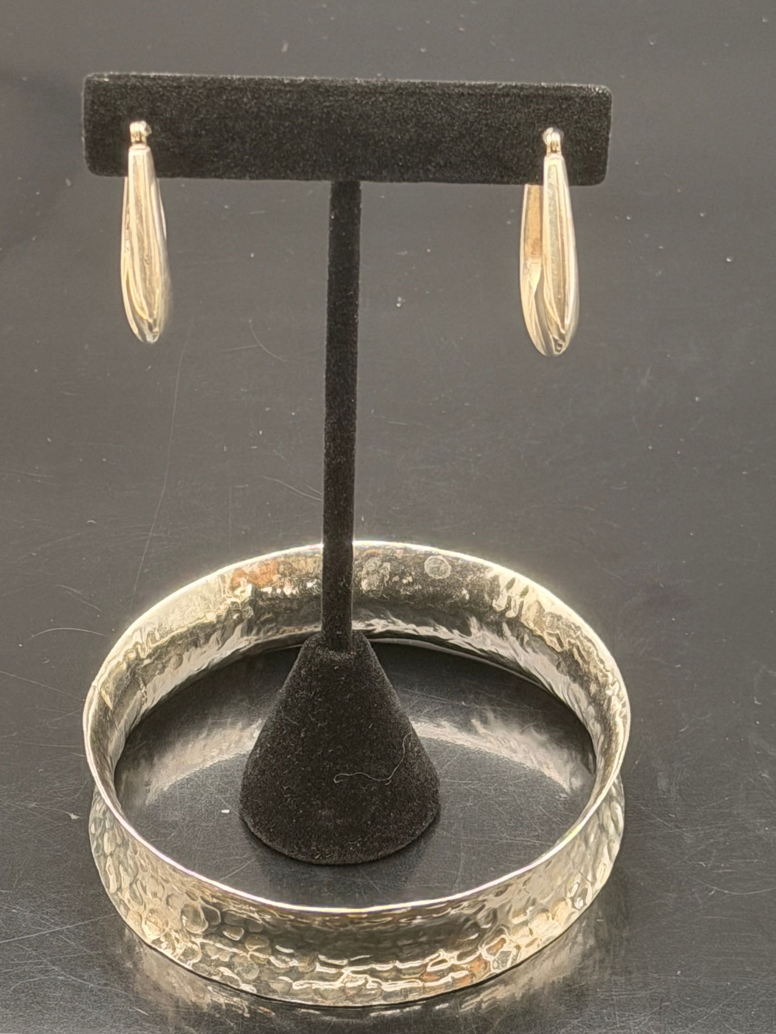 Sterling Silver 925 Hammered Bangle & Modern Teardrop Earrings Set – 37g Elegant Minimalist (1 of 8)