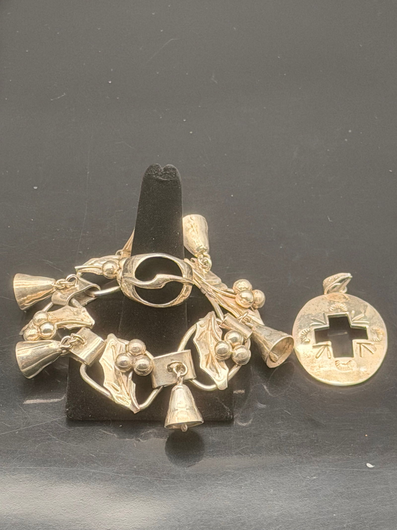 Vintage Mexican Sterling Silver Jewelry Lot – Bracelet, Ring & Cross Pendant (81g) (1 of 12)