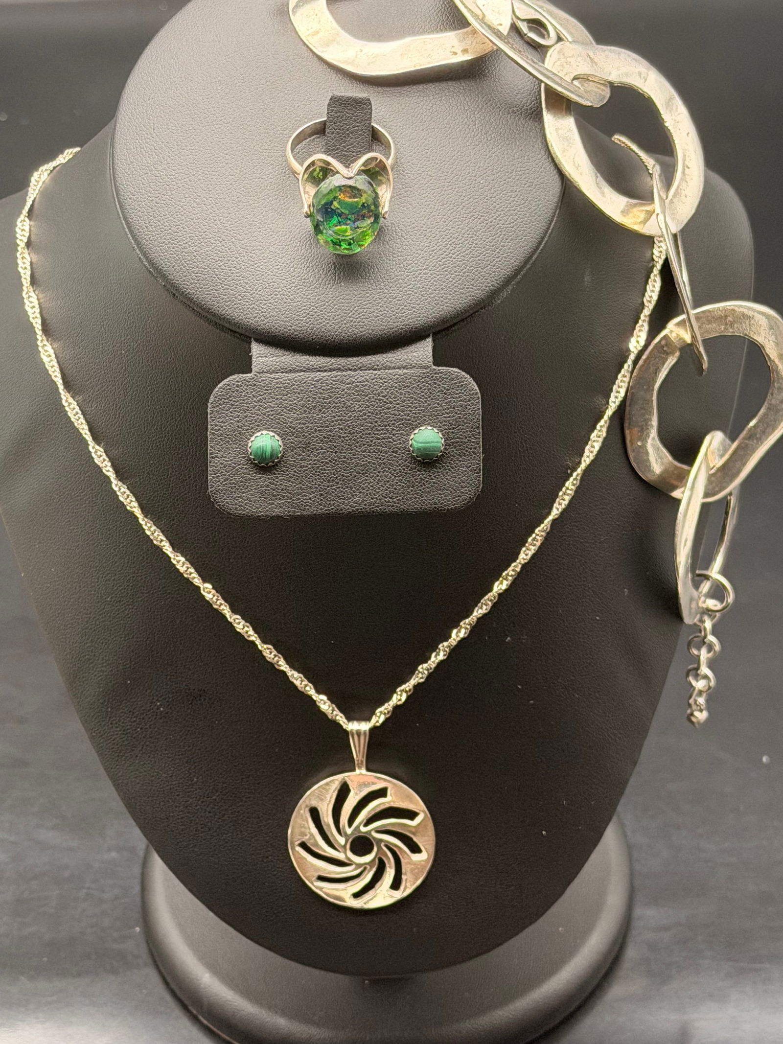 Vintage Sterling Silver Jewelry Lot – Modernist Pendant, Malachite Earrings, Art Glass Ring & (1 of 16)