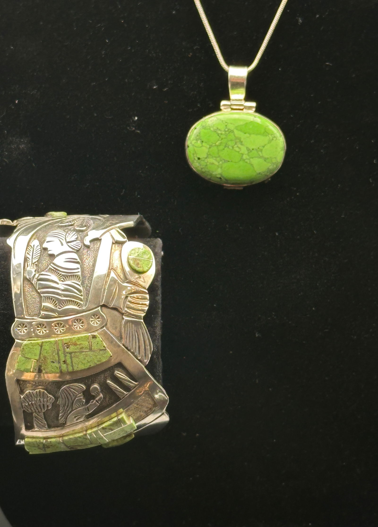 Signed BCT Navajo Sterling Silver & Green Gaspeite Inlay Cuff Bracelet with Matching Pendant Necklac (1 of 18)