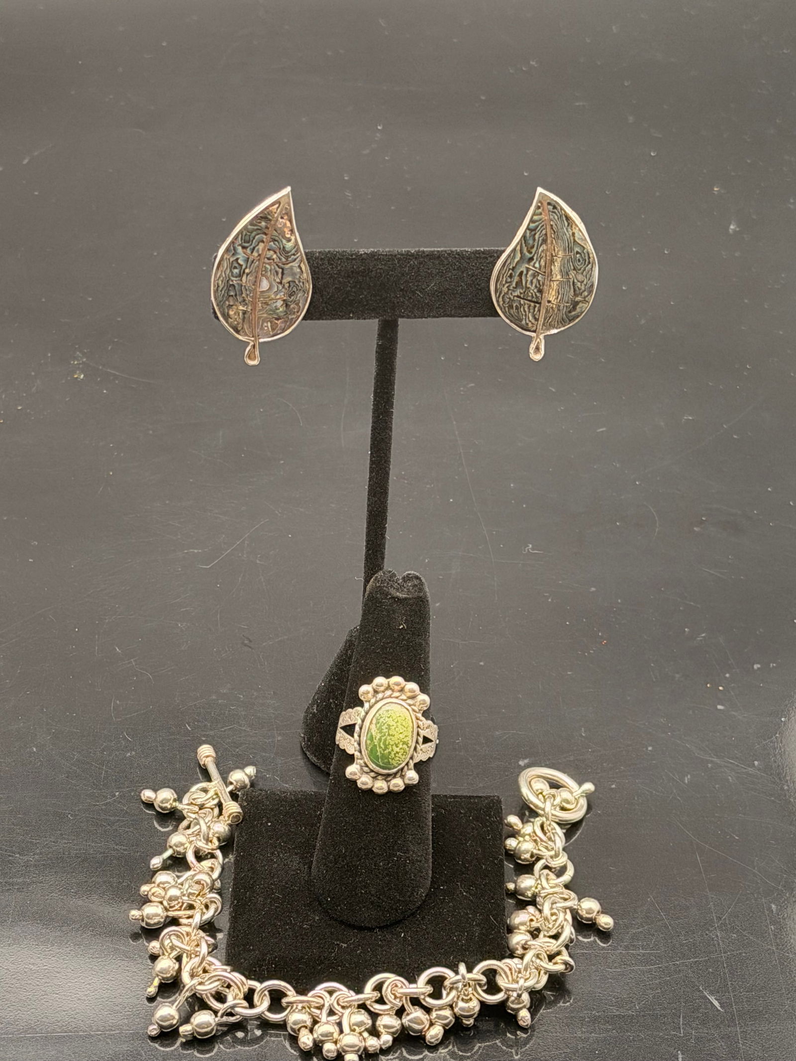 Vintage Sterling Silver Jewelry Set – Abalone Leaf Earrings, Green Gem Ring & Beaded Bracelet (1 of 14)