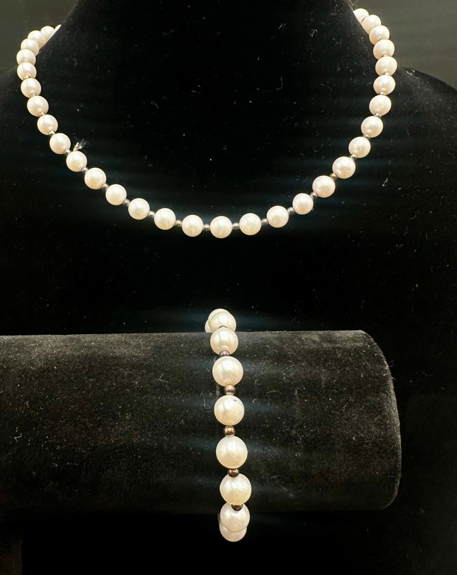 Vintage Cultured Pearl Necklace & Bracelet Set with Filigree Clasps, 41g: Elegant vintage pearl set featuring a strand necklace and matching bracelet with luminous white cultured pearls accented by smaller dark spacer beads. Each piece is completed with a delicate filigree 