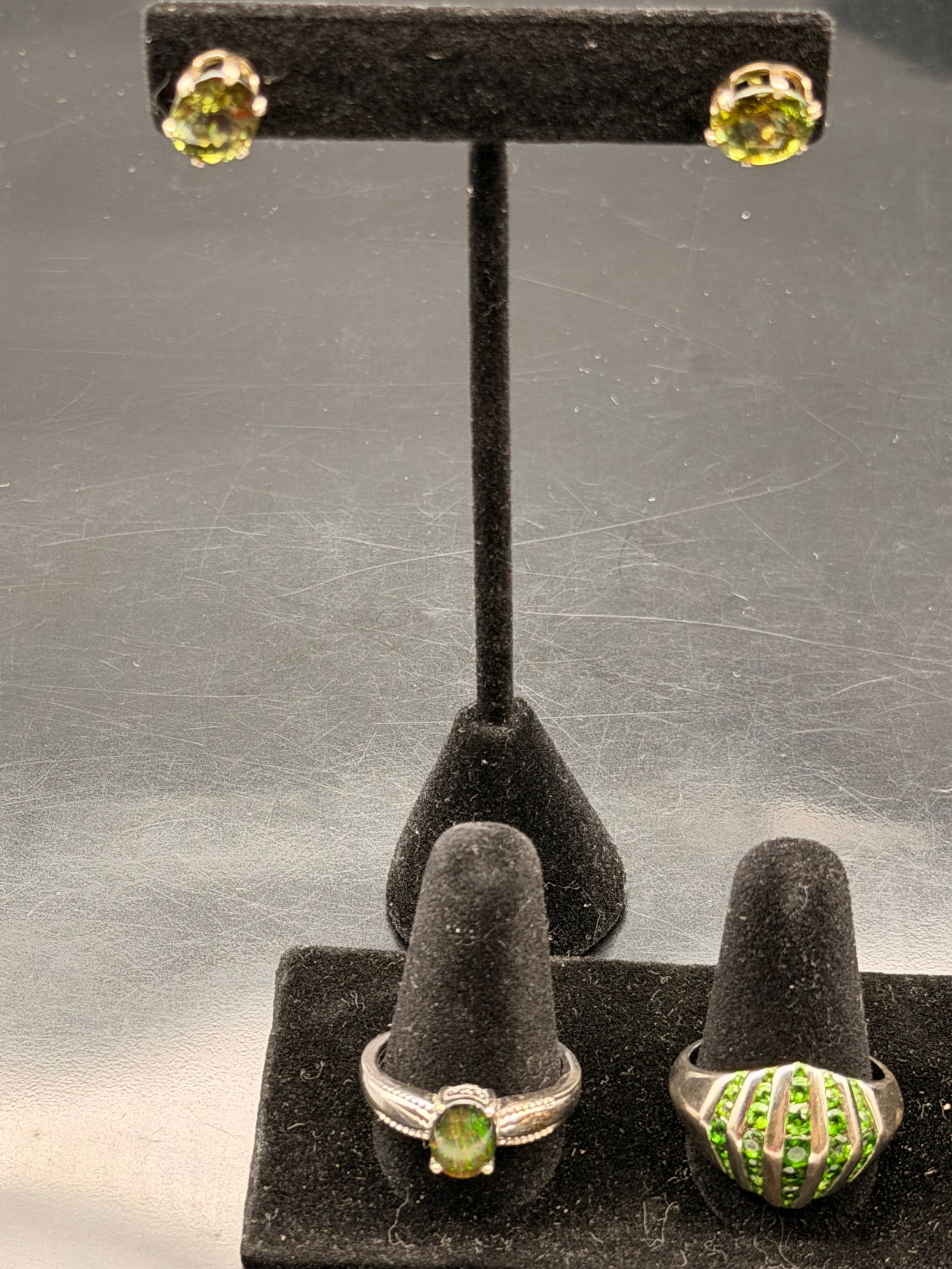 925 Silver Green Gemstone Jewelry Set – Two Rings & Stud Earrings (1 of 13)