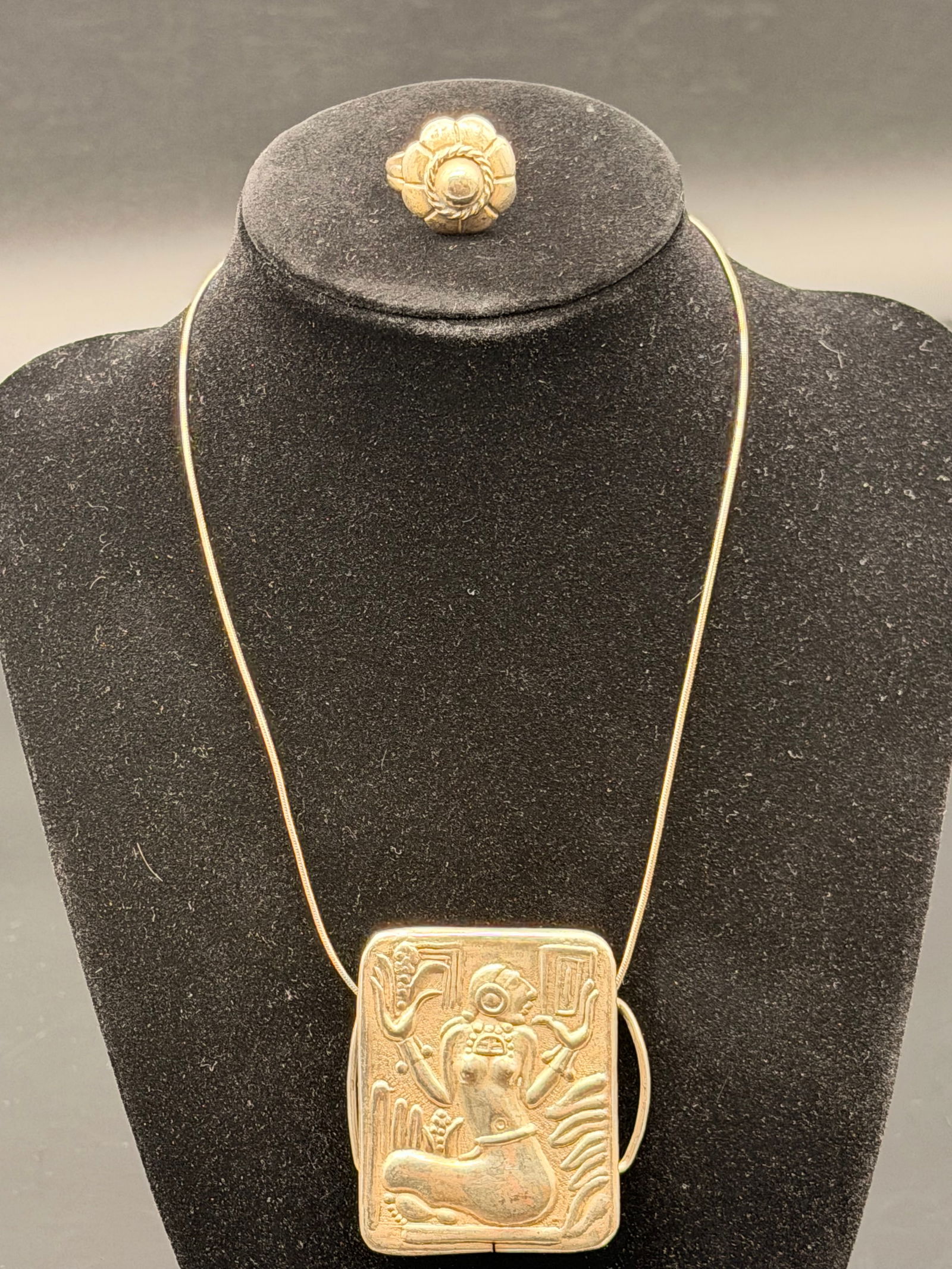 Vintage Mexican Sterling Silver Set – Aztec Revival Necklace & Floral Ring (1 of 11)