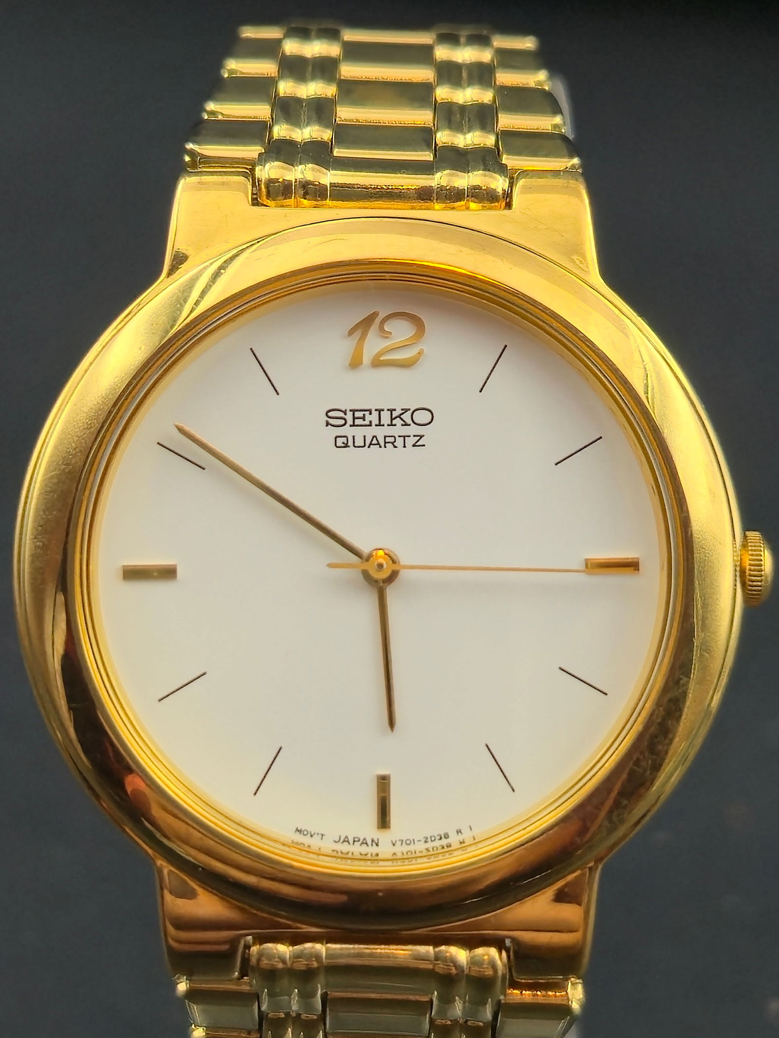 Seiko Quartz Gold-Tone Dress Watch (33 mm, Cal. V701, New Battery) (1 of 8)