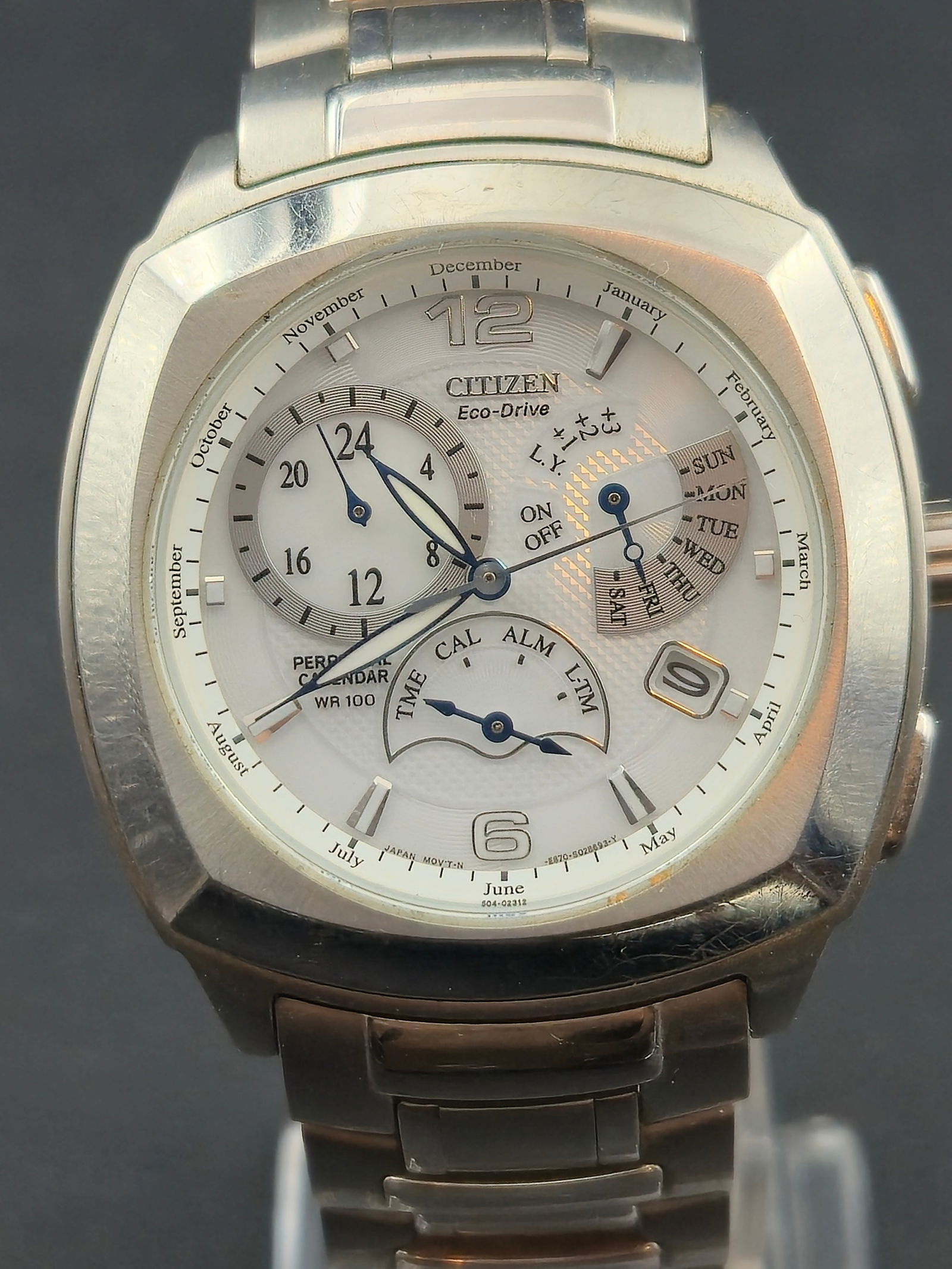 Citizen Eco-Drive Calibre 8700 Perpetual Calendar 38 mm Stainless Steel Watch – Runs (1 of 10)