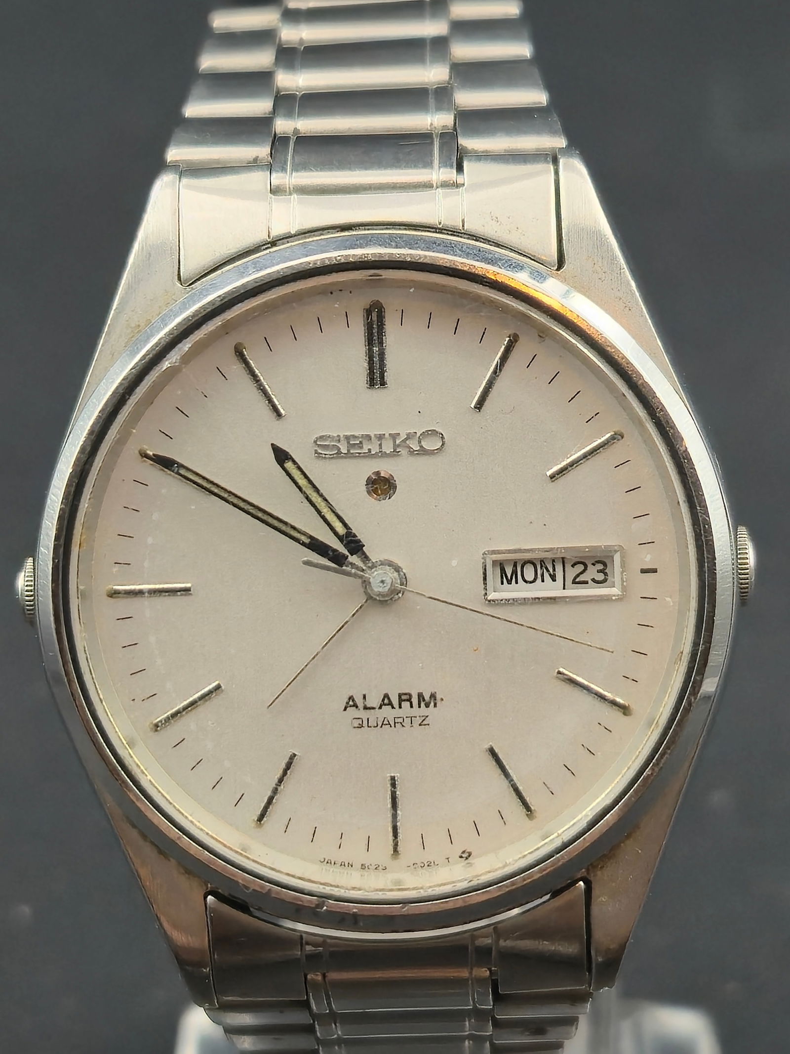 Seiko 5C23-8009 Stainless Steel 34 mm Quartz Alarm Watch – New Battery (1 of 7)