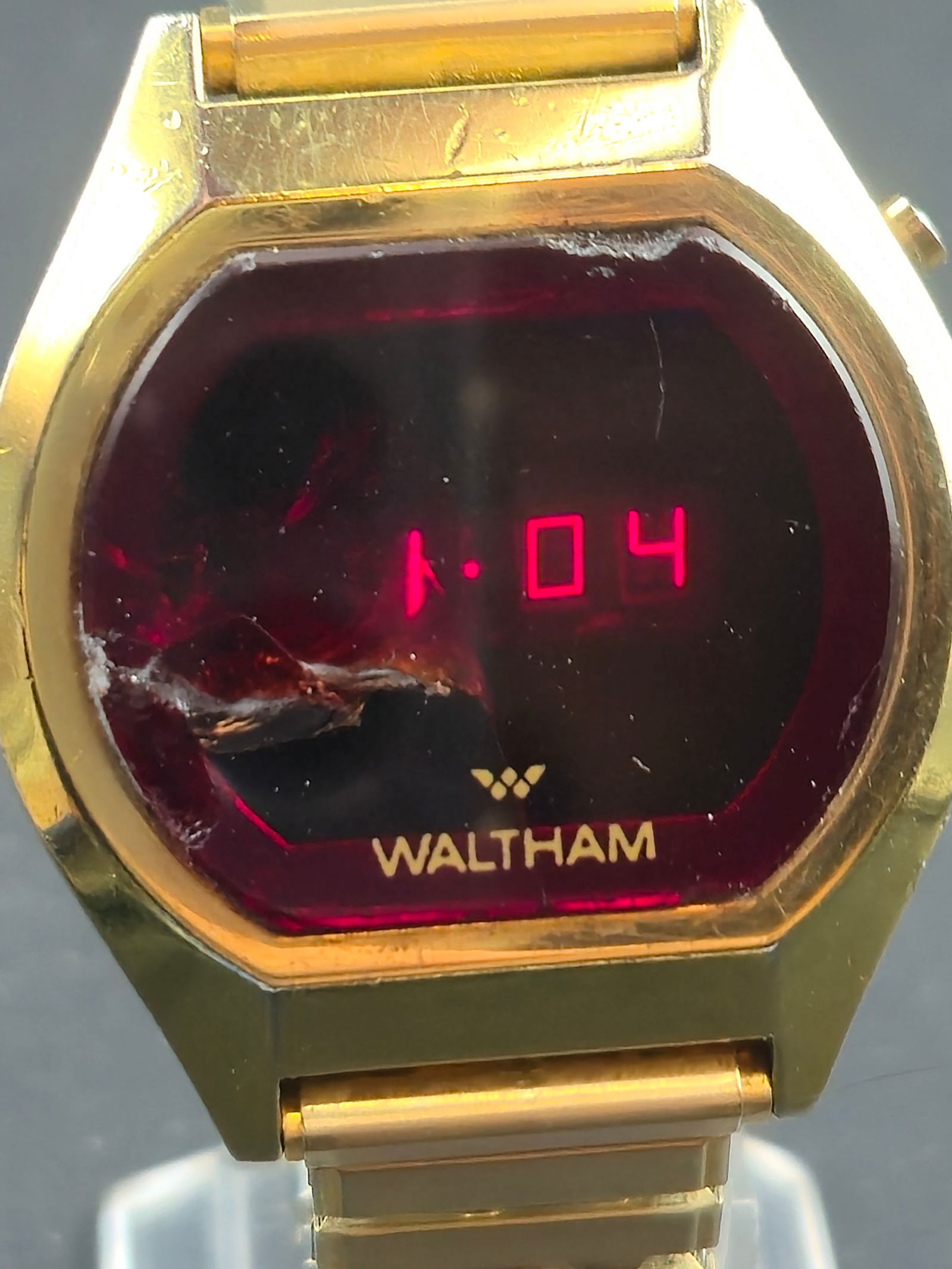 1970s Waltham LED Digital Watch Gold Tone 36mm Red Display Solid State Quartz New Battery (1 of 9)