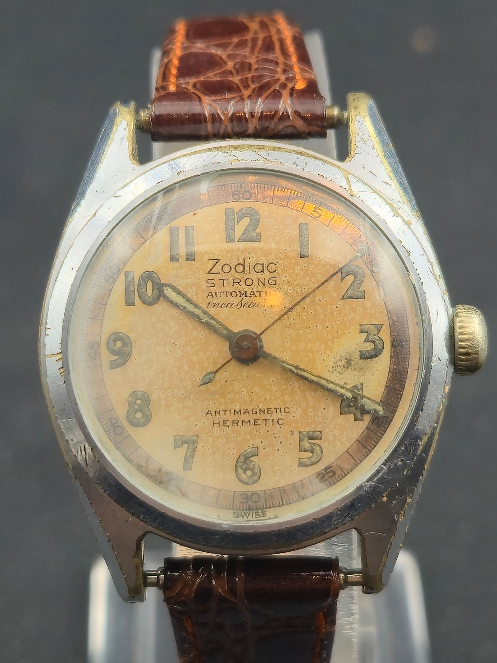 1940s–50s Zodiac Strong 30mm Military-Style Hermetic Automatic 15J Swiss – Running (1 of 11)