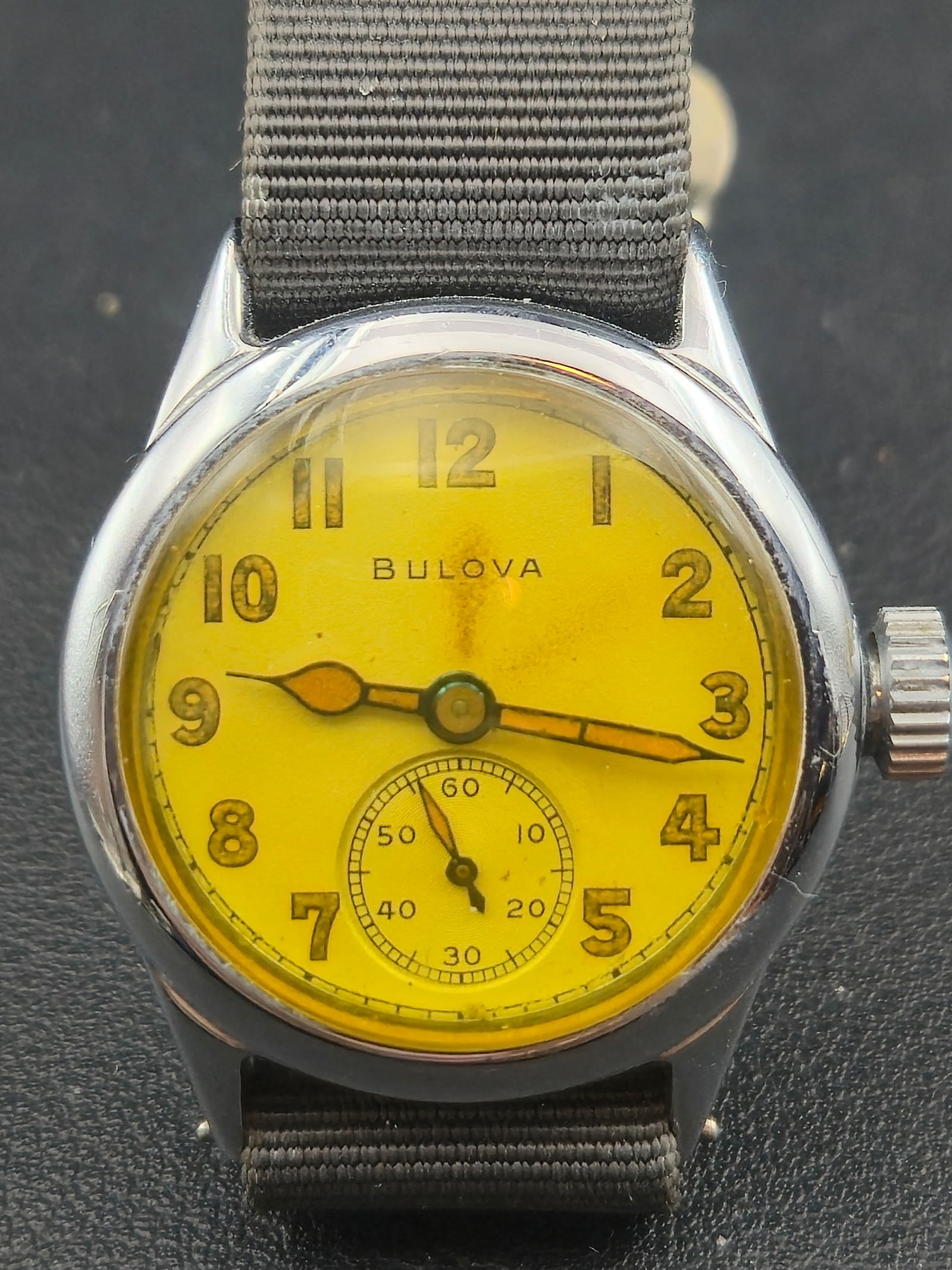 1940s Bulova 30mm Military-Style Field Watch – 10AK 15J USA Movement – Yellowed Crystal – (1 of 12)