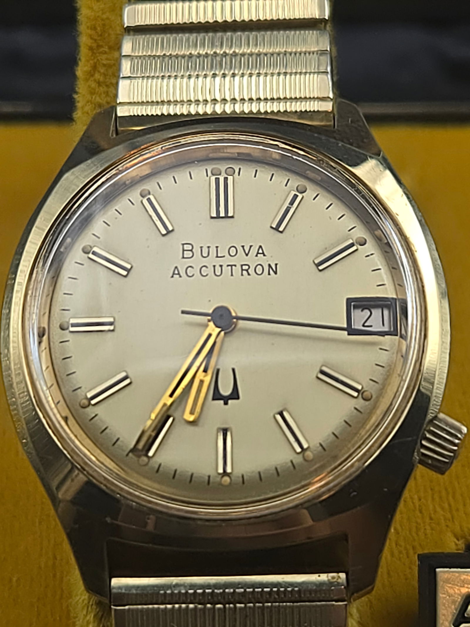 1977 Bulova Accutron Tuning Fork 34mm Gold-Filled Bracelet Full Set Box New Battery Running (1 of 14)