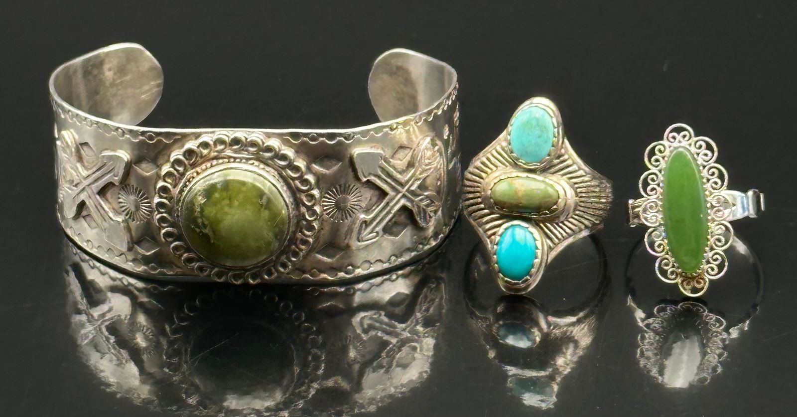 Native American Sterling Silver Jewelry Lot – Stamped Cuff w/ Green Stone & 2 Rings (1 of 14)