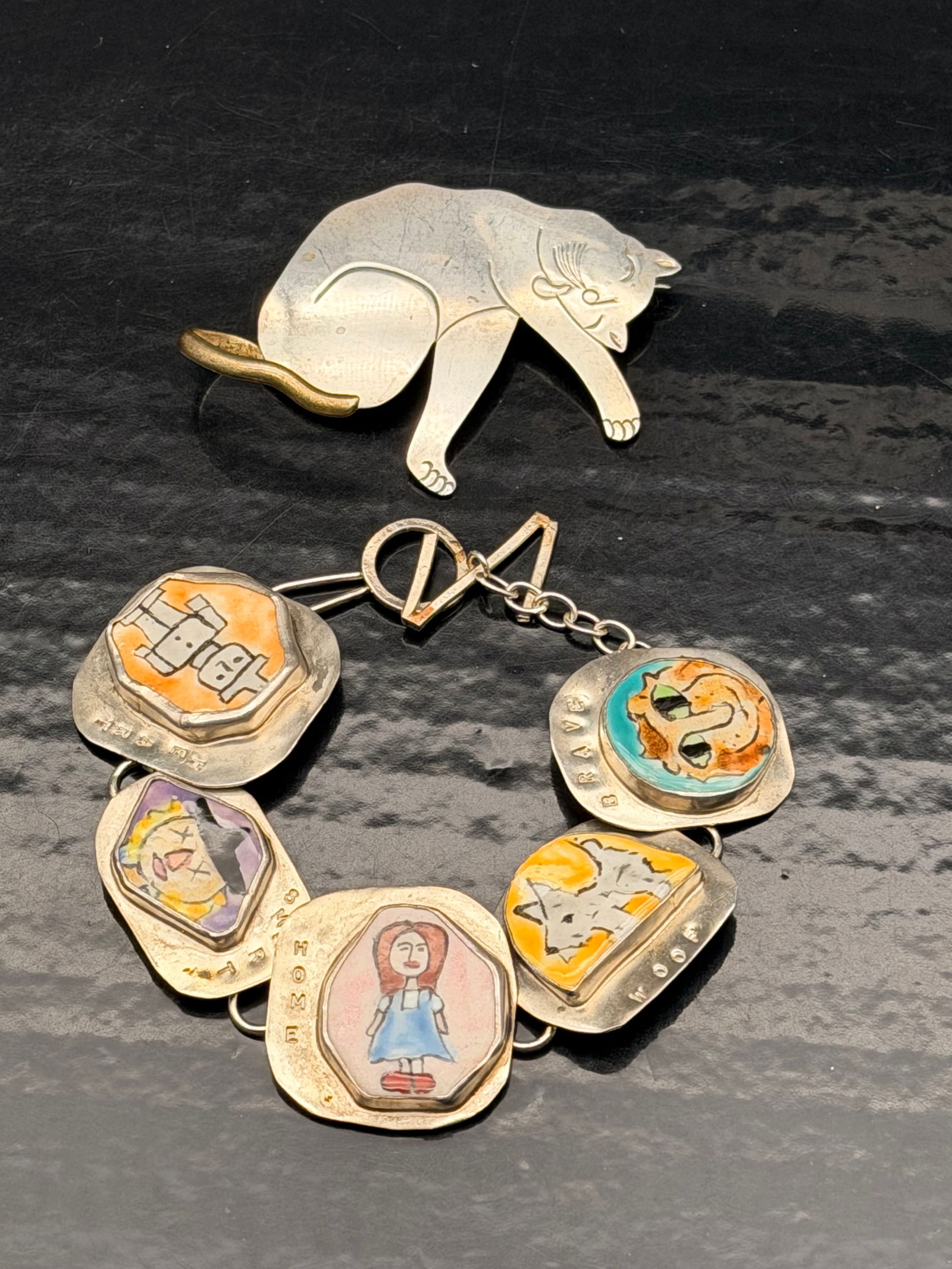 Sterling Silver Wizard of Oz Story Bracelet & Mexican Cat Brooch – 60g Total (1 of 7)