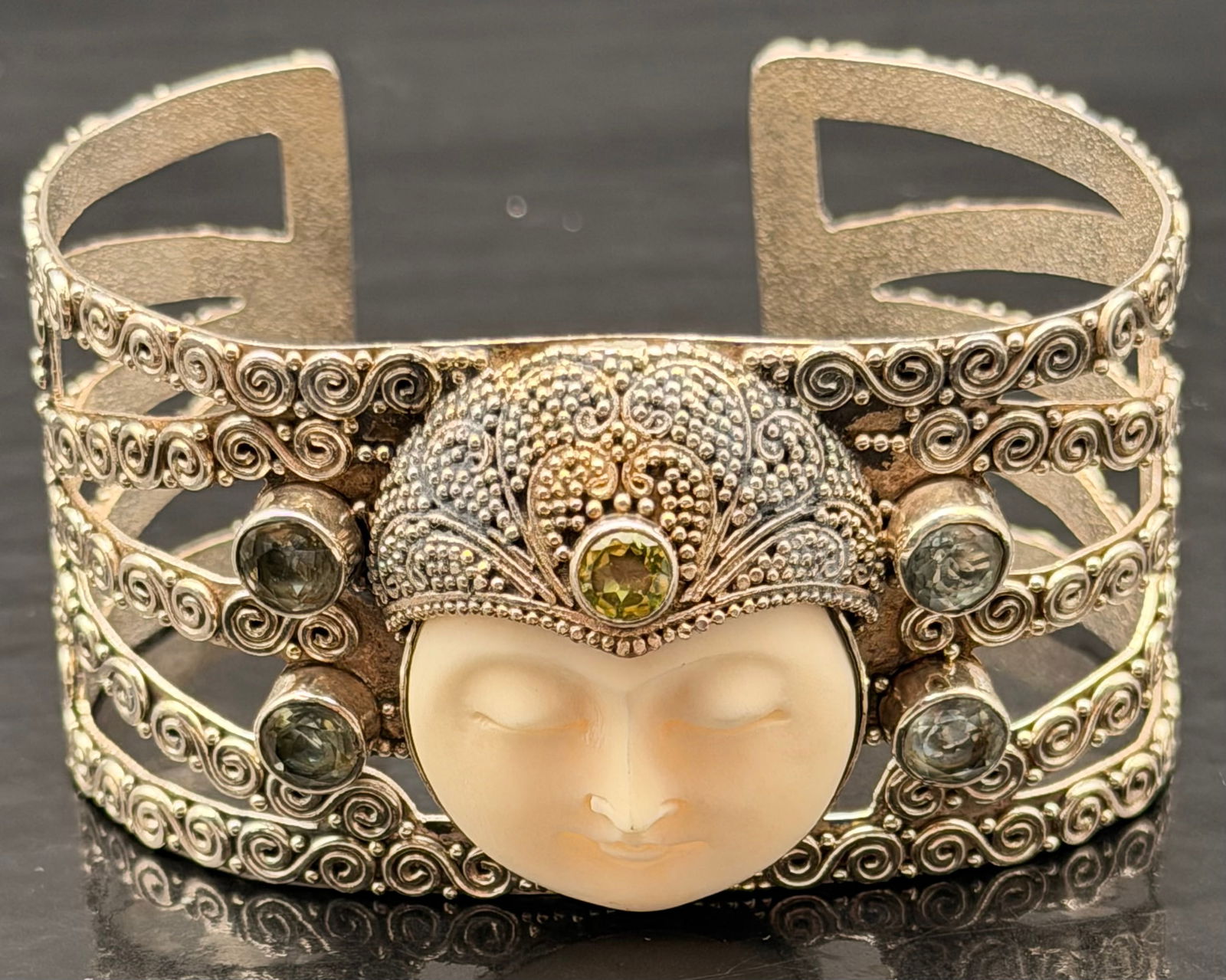 vintage ,artisan-crafted sterling silver cuff bracelet (1 of 7)