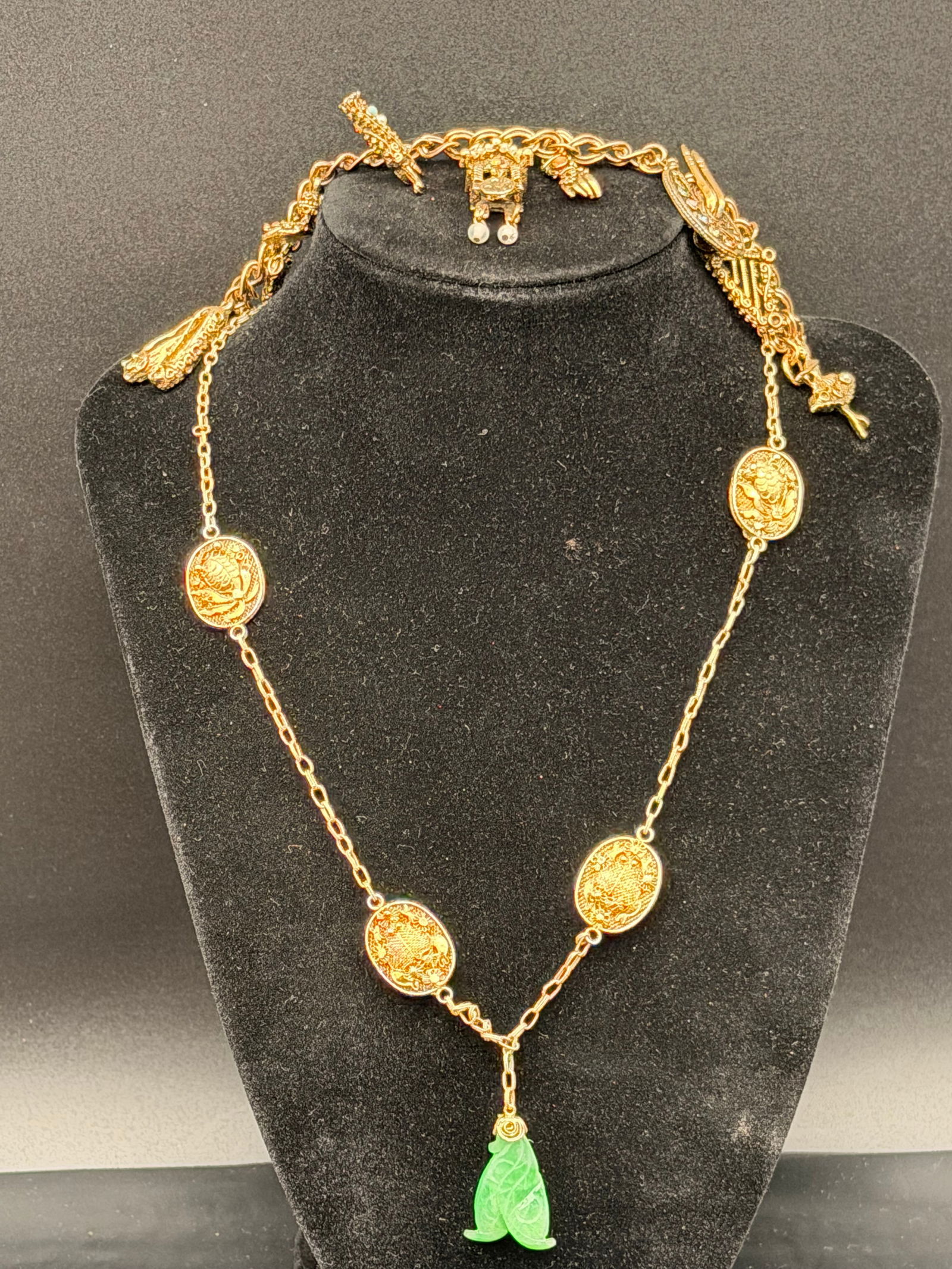 Vintage TEH Gold-Tone Charm Necklace & Bracelet Set w/ Jade-Style Pendant (50g) (1 of 8)