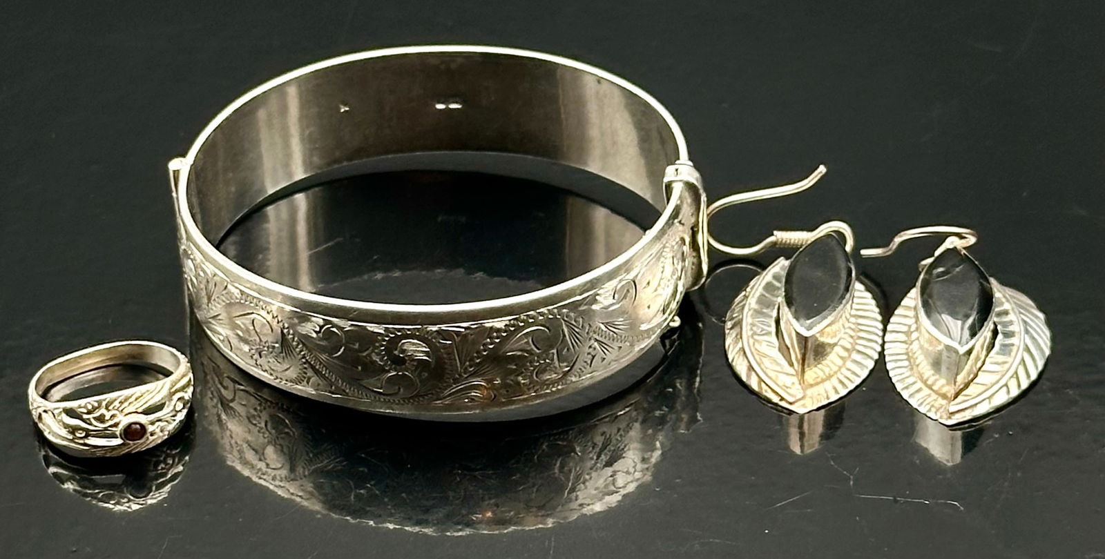 Vintage Sterling Silver Jewelry Set, Etched Hinged Bracelet, Onyx Earrings, Garnet Ring,62g, Taxco (1 of 18)