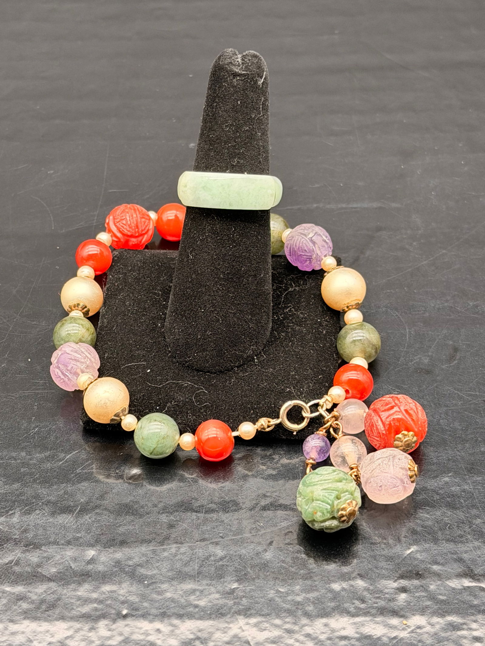 Vintage Carved Gemstone Bracelet & Green Jade Ring 34g (1 of 9)