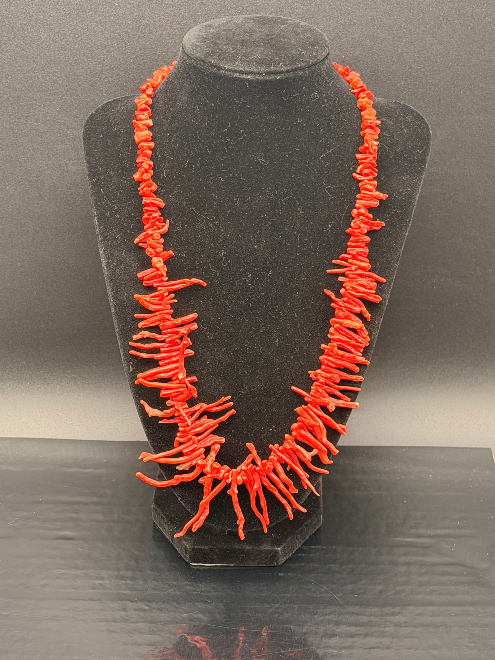 Genuine Mediterranean Red Branch Coral Necklace – 46g – Vintage Hand-Strung: Beautiful authentic Mediterranean red branch coral necklace, weighing 46 grams. Features long, natural coral branches in rich deep red/orange tones with classic organic texture.