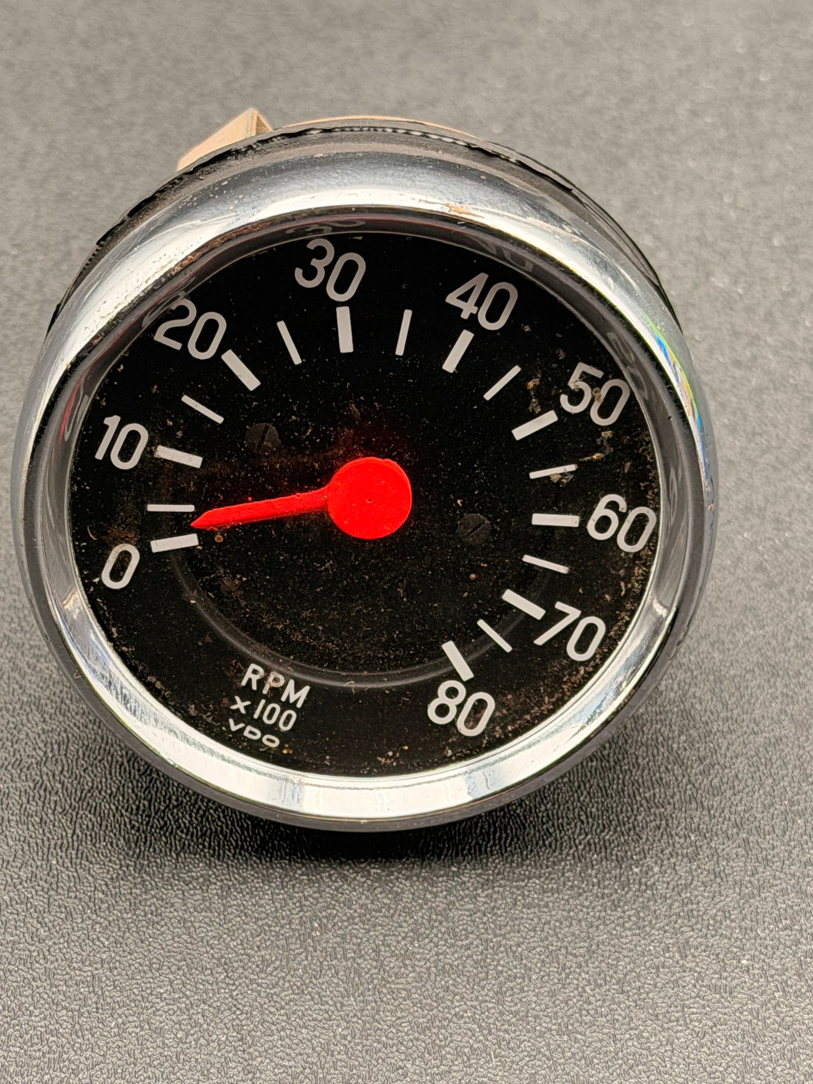 Vintage VDO Mechanical Tachometer RPM x100 0–8000 Chrome Bezel Auto Gauge (1 of 8)