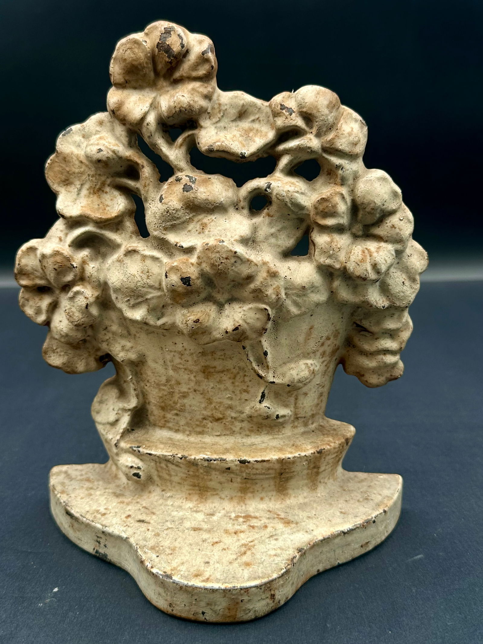 Vintage Hubley Cast Iron "Daisy Bowl" ; 1920's-1940's Heavy (1 of 10)