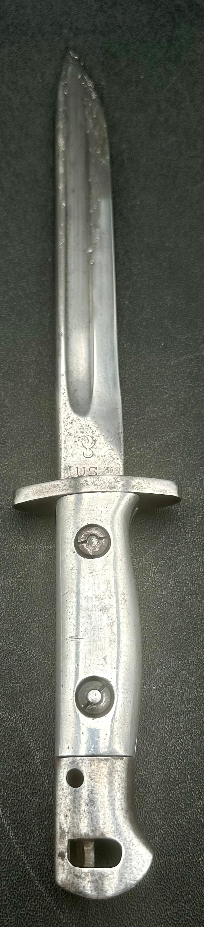 U.S. M1917 Bayonet – WWI American Enfield – U.S. Marked w/ Original Leather Scabbard (1 of 11)