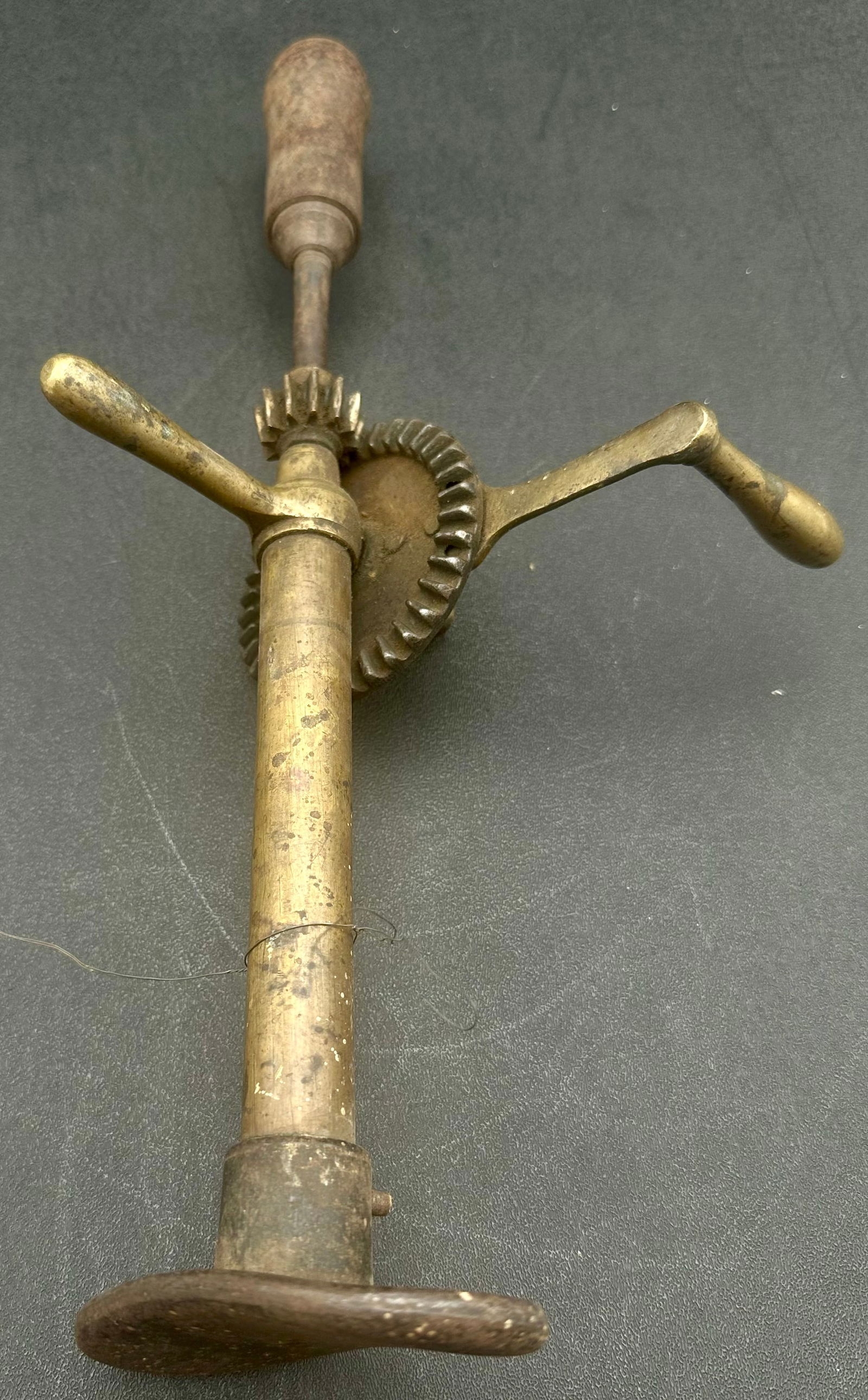 Antique Brass Breast Drill Hand Tool – Late 19th / Early 20th Century – Wood & Gear Drive (1 of 9)