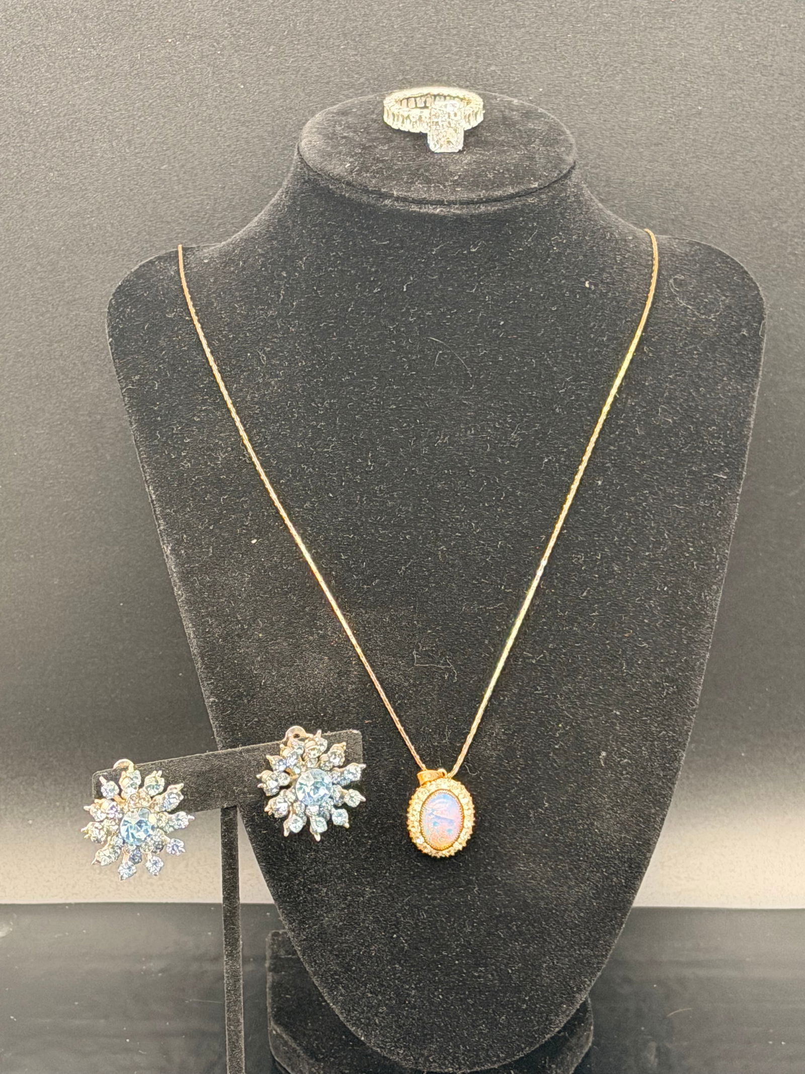 Mixed Lot – Vintage Costume Jewelry & 925 Silver Ring (30g Total) (1 of 11)