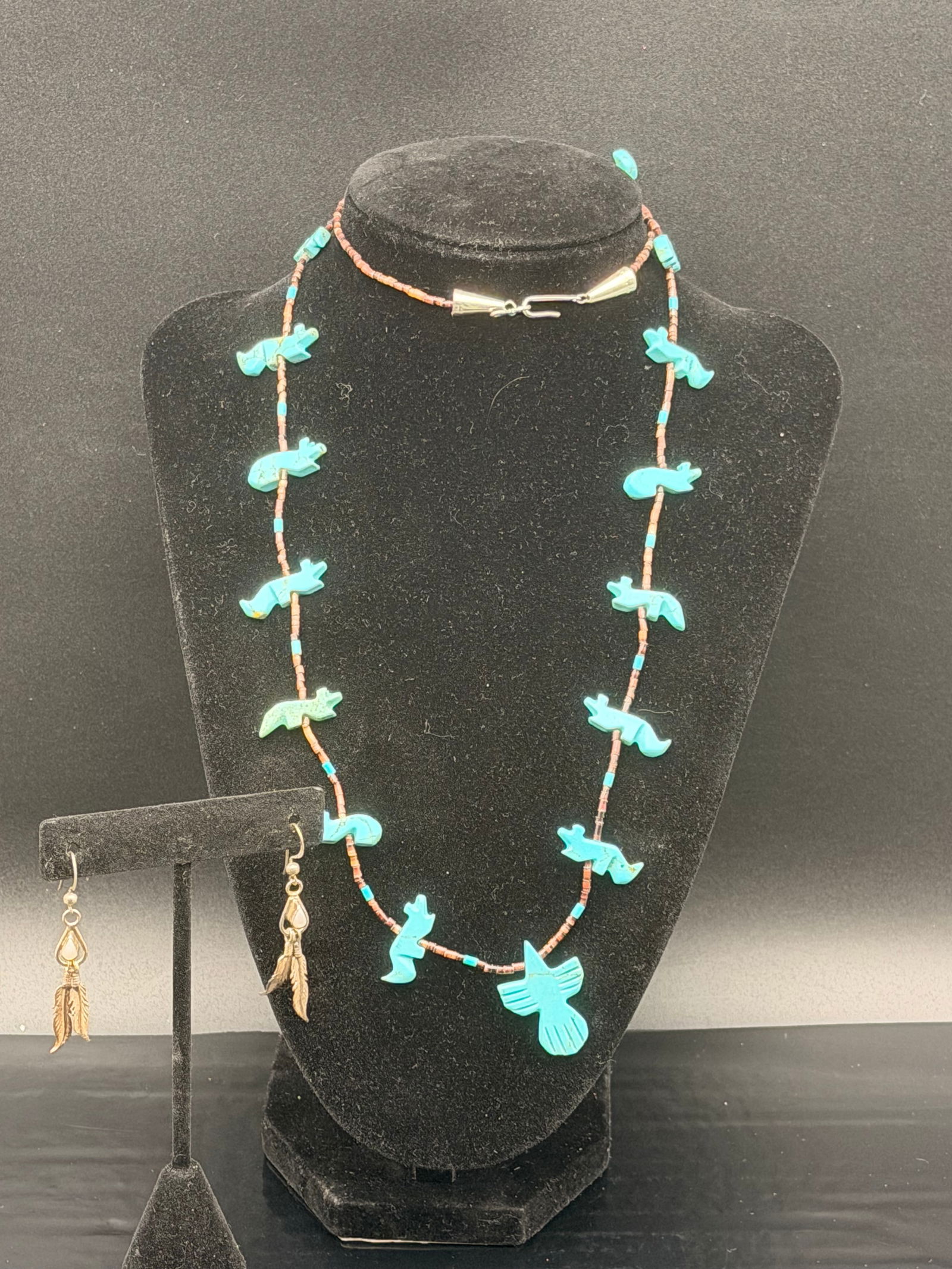 Turquoise Carved Animal Fetish Necklace & Feather Earrings Set – 19g (1 of 6)