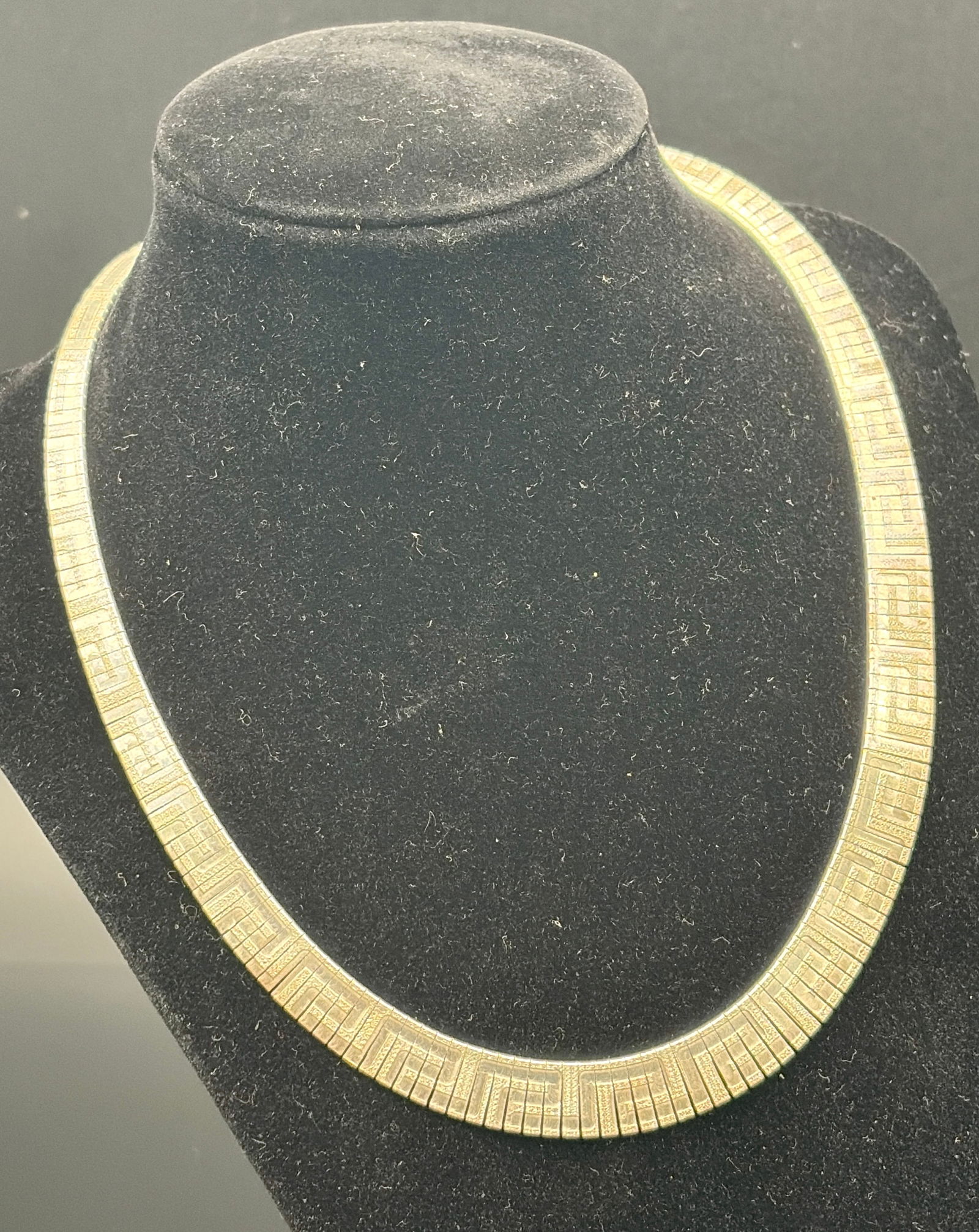 Vintage Italian Gold-Tone Herringbone Collar Necklace: Sophisticated vintage gold-tone collar necklace featuring a classic flat herringbone construction with a geometric engraved pattern. The design reflects mid-century Italian styling, with individually