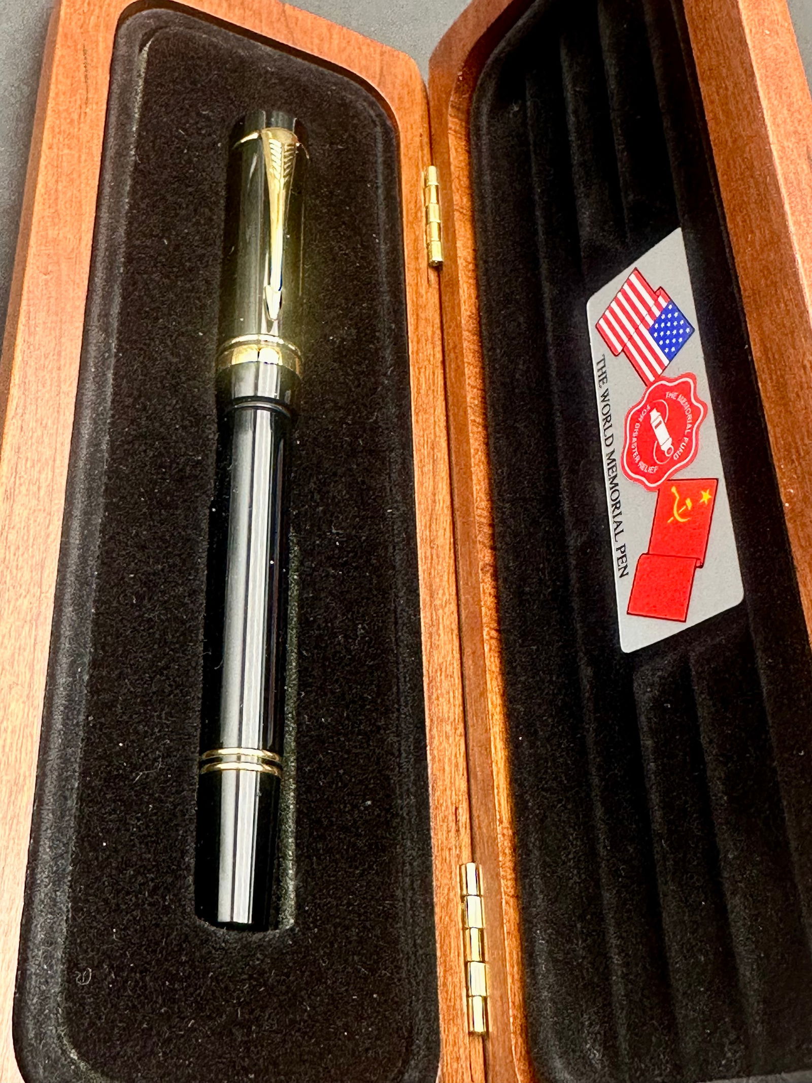 Parker 14K Gold Nib “World Memorial Pen” – Limited Edition w/ Wood Case (1 of 13)
