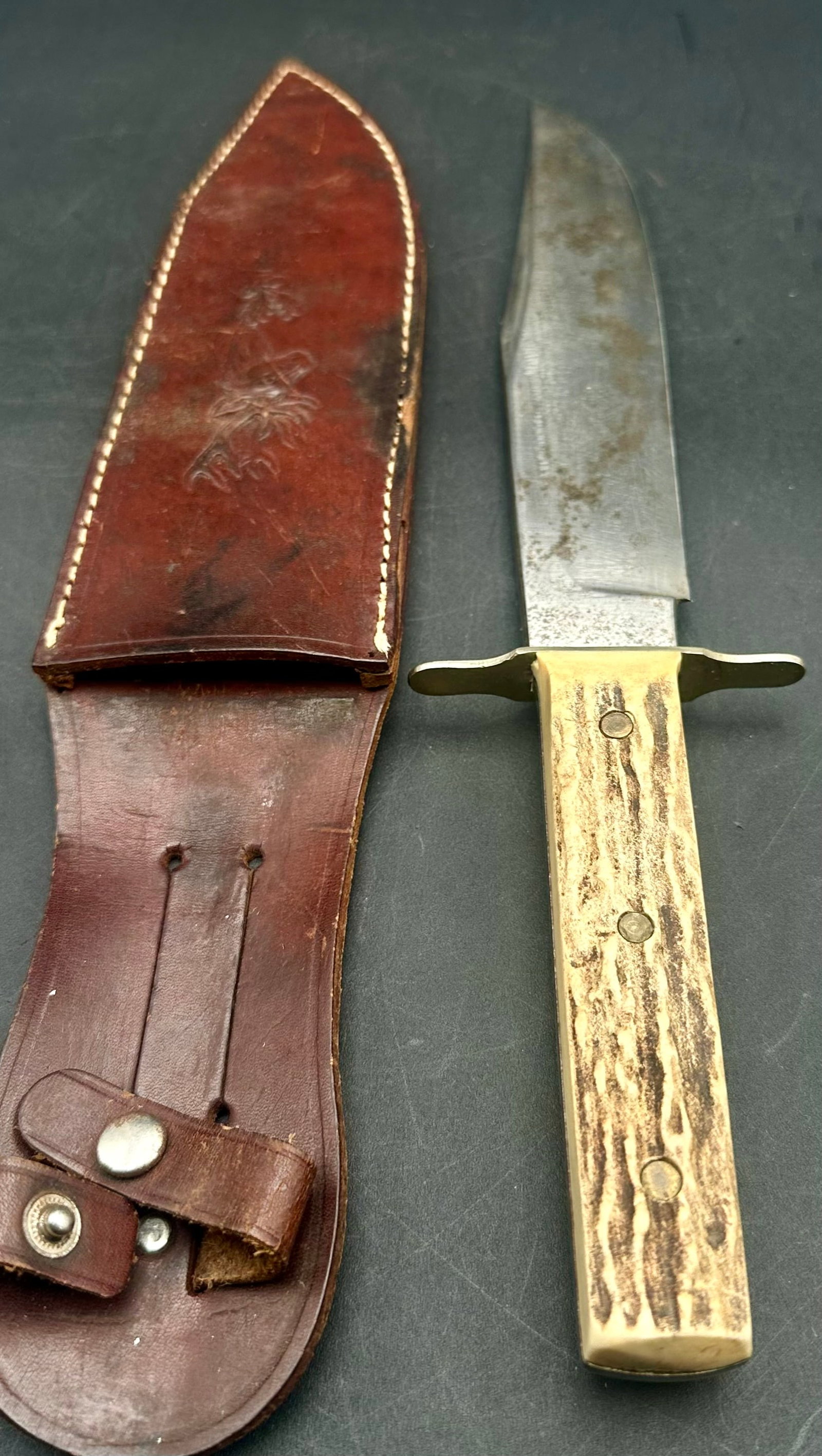 Schmidt & Ziegler Solingen “Original Bowie Knife” 2330 – Stag Handle: Vintage Schmidt & Ziegler Original Bowie Knife, marked SOLINGEN GERMANY with model number 2330. Features genuine stag antler handle scales, full tang construction, and a steel guard. Blade is etched O