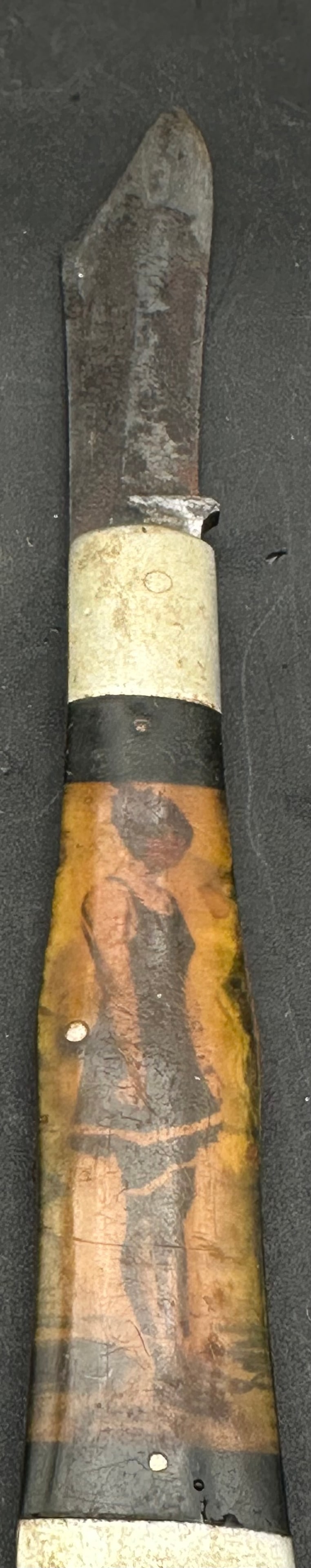 1920s–30s Celluloid Pin-Up Girl Pocket Knife – Antique Novelty Knife: Antique 1920s–30s folding pocket knife featuring a celluloid handle with a pin-up / bathing-beauty image beneath clear celluloid. Aluminum bolsters and carbon-steel blade with heavy age wear, rust,