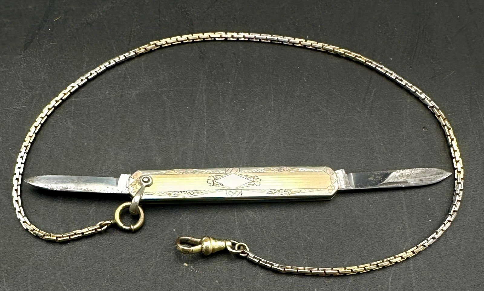 Antique Meriden Brand 2-Blade Pocket Knife w/ Ornate Etched Handle & Chain (1 of 11)