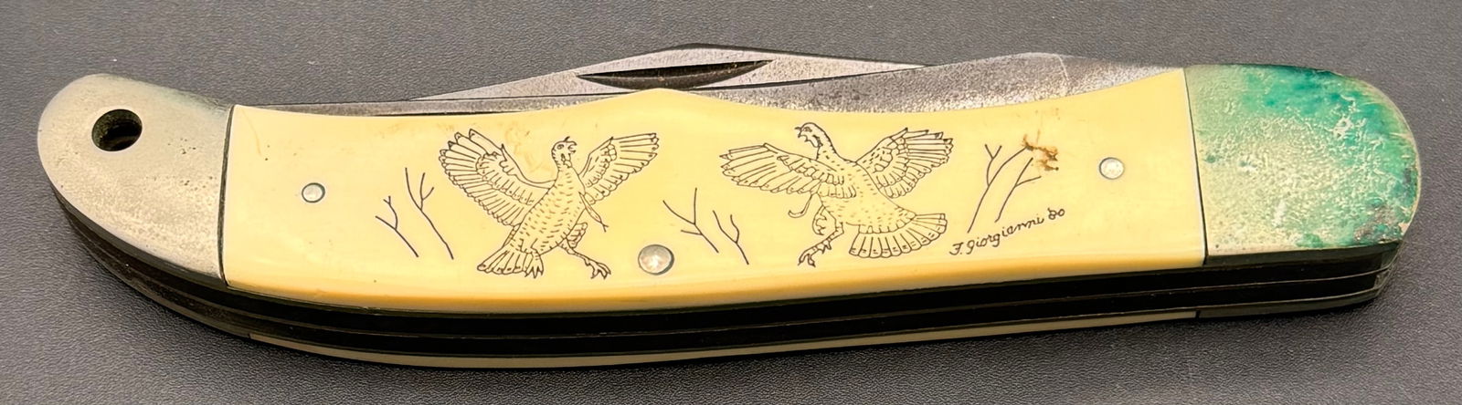 Schrade USA SC508 “Scrimshaw Edition” Folding Knife – Twin Blade – Vintage 1980s: Vintage Schrade USA SC508 two-blade folding knife featuring the classic scrimshaw handle with flying quail design. Made in the USA, this model was part of Schrade’s popular Scrimshaw series from the
