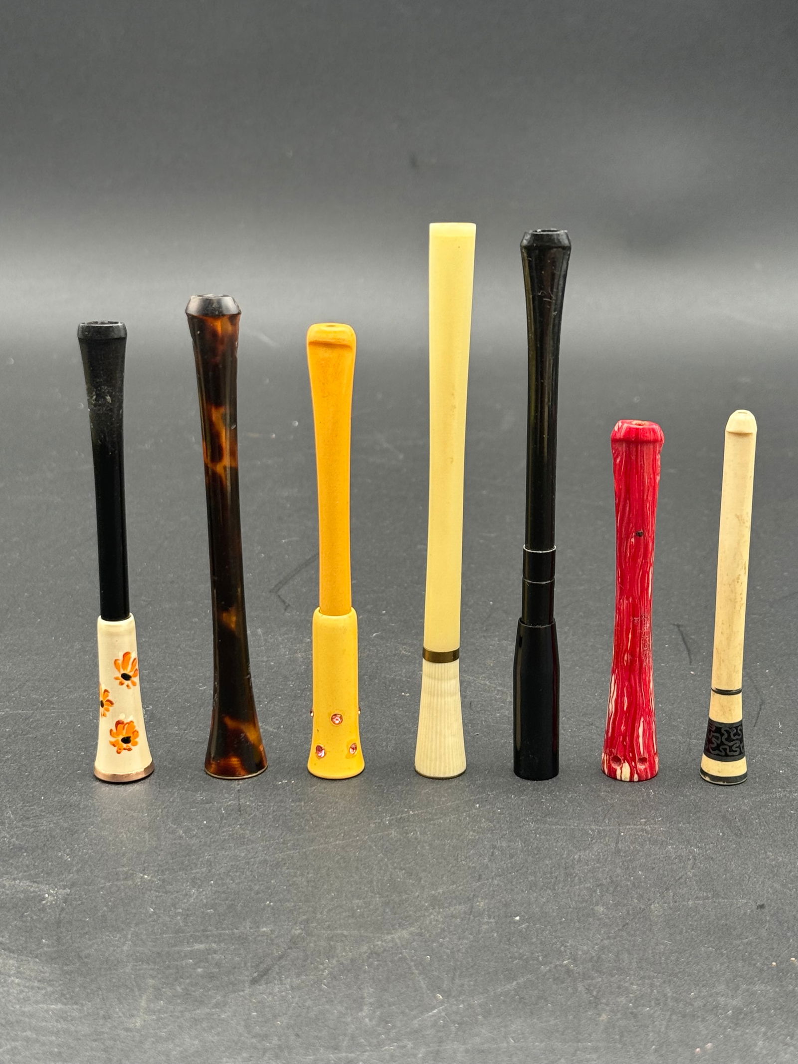 Lot 7 vintage cigarettes holder (1 of 9)