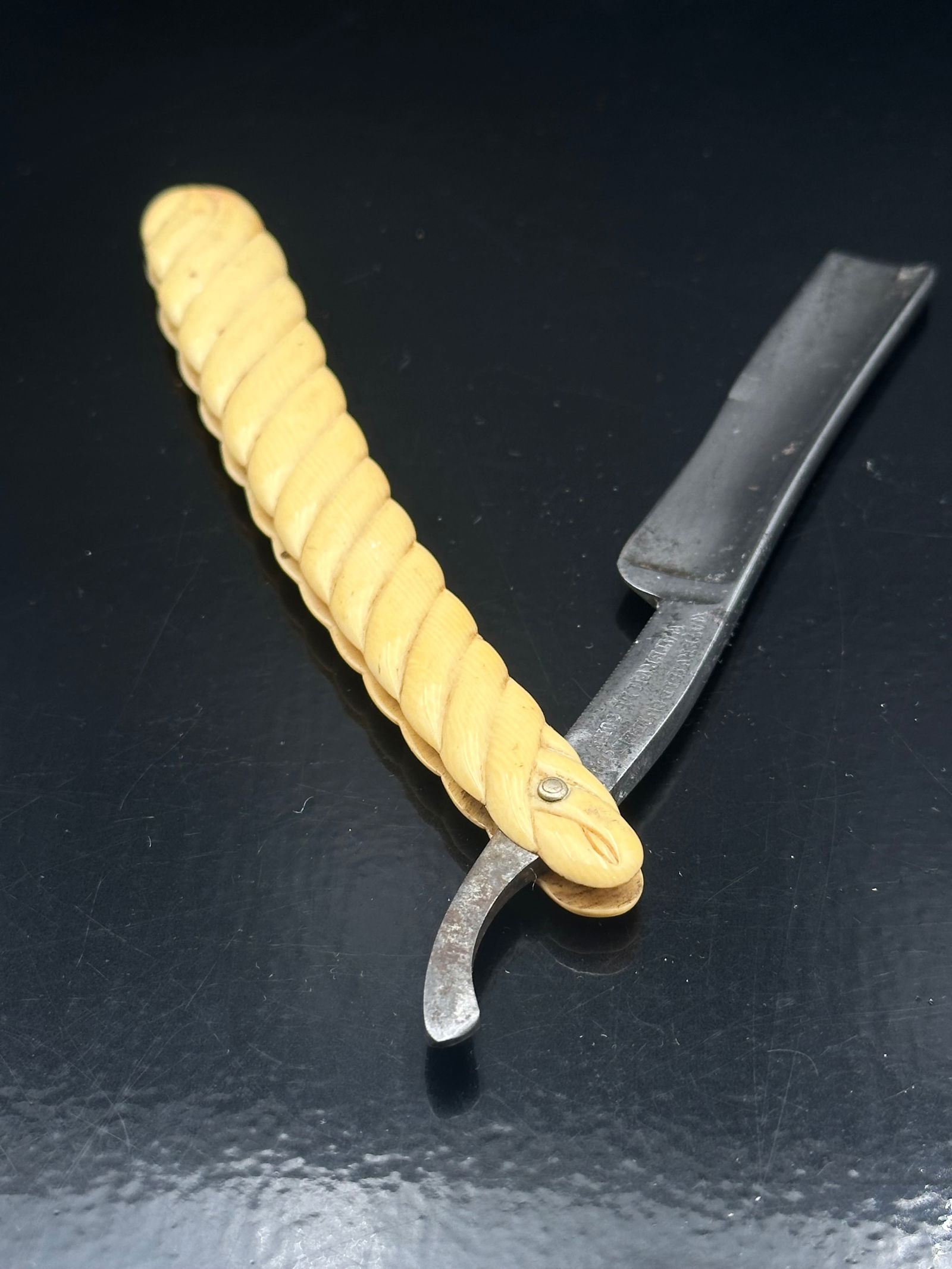 Antique Waterville Cutlery Co. Straight Razor – Rope-Twist Carved Handle – Waterville, CT (1 of 8)