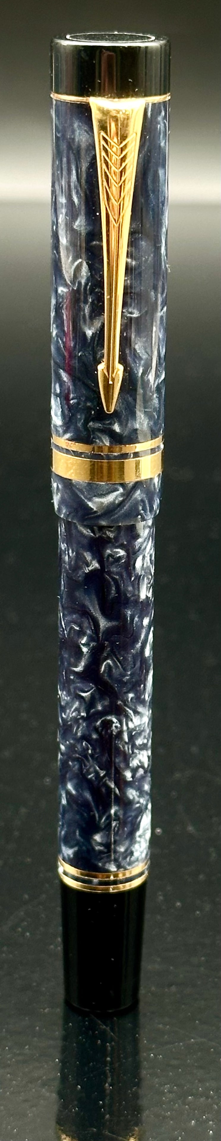 PARKER DUOFOLD BLUE MARBLE FOUNTAIN PEN – 18K GOLD NIB – WORKING (1 of 7)