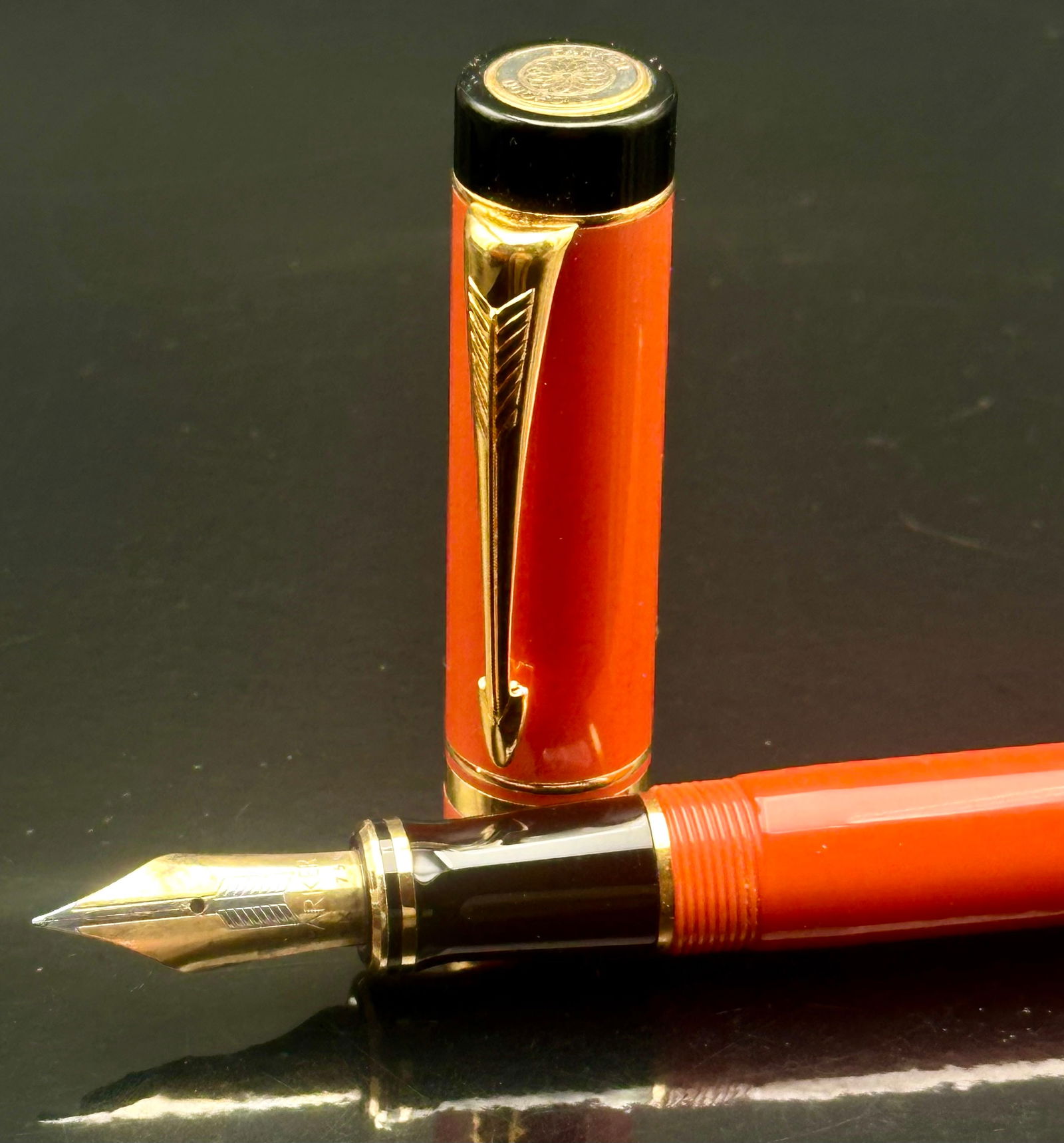 PARKER DUOFOLD CENTENNIAL “BIG RED” 18K GOLD NIB FOUNTAIN PEN – WITH ORIGINAL WOOD BOX (1 of 12)