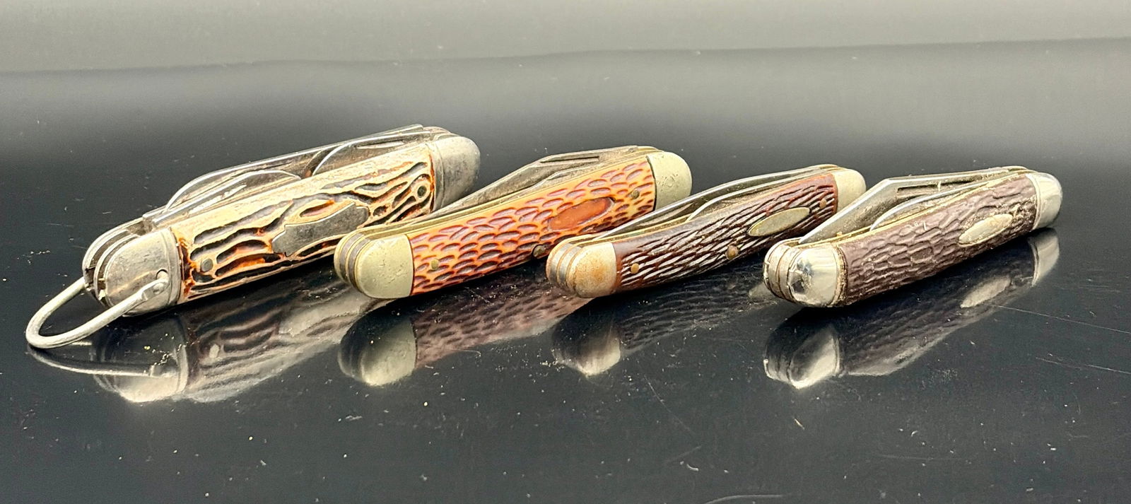 Four Jigged Handle Pocket Knife Lot USA/Import (1 of 14)