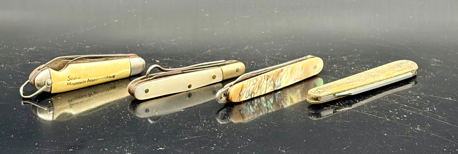 4 Vintage Pen Knives incl. Souvenir & Abalone (1 of 10)