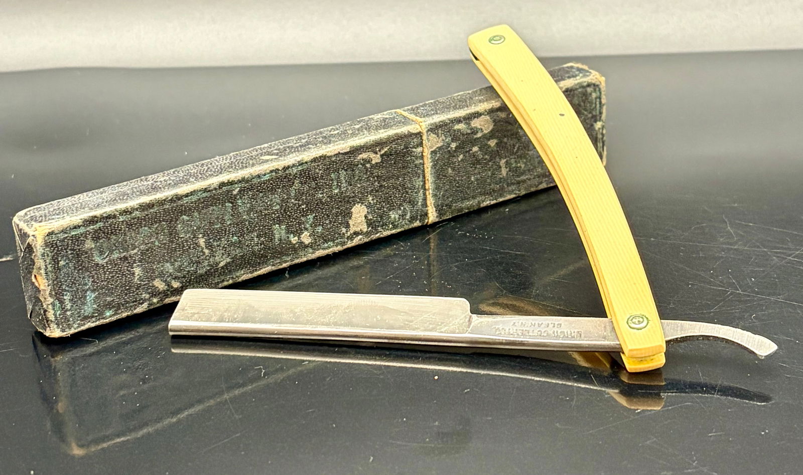 Vintage KA-BAR 177 Straight Razor – Union Cutlery Co. Olean, NY – Original Box (1 of 7)