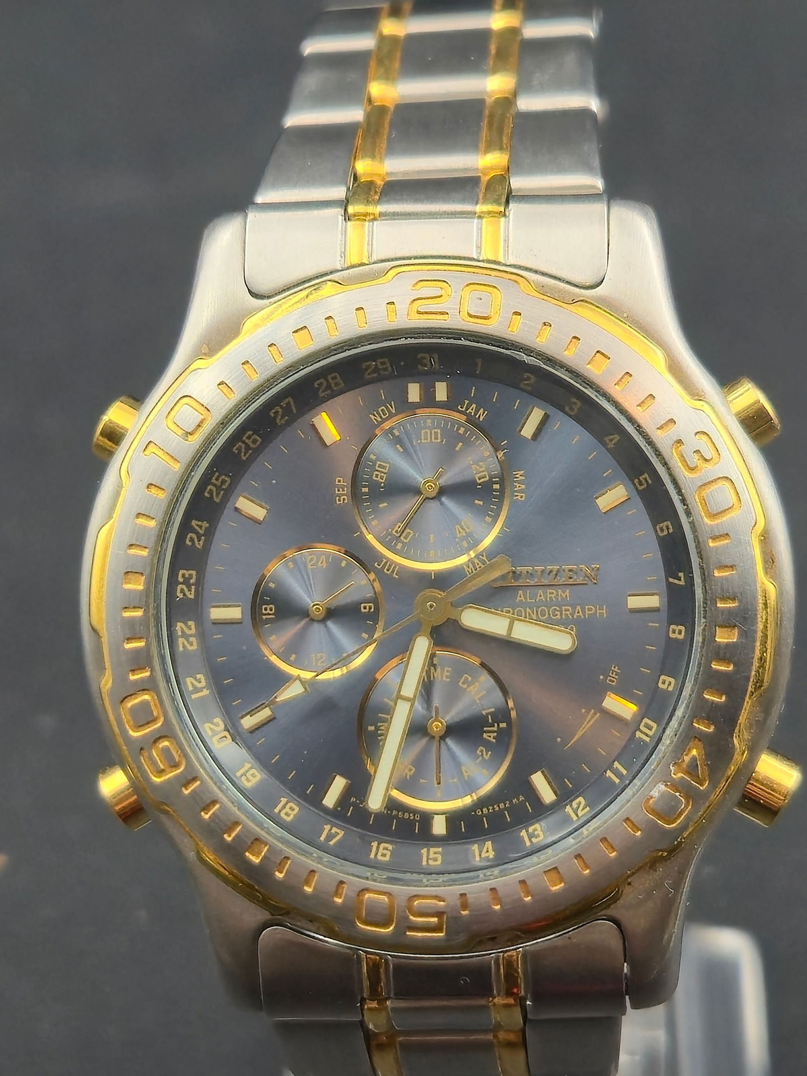 Citizen 6850-G81104 39mm Two-Tone Alarm Chronograph Quartz Watch – New Battery (1 of 9)