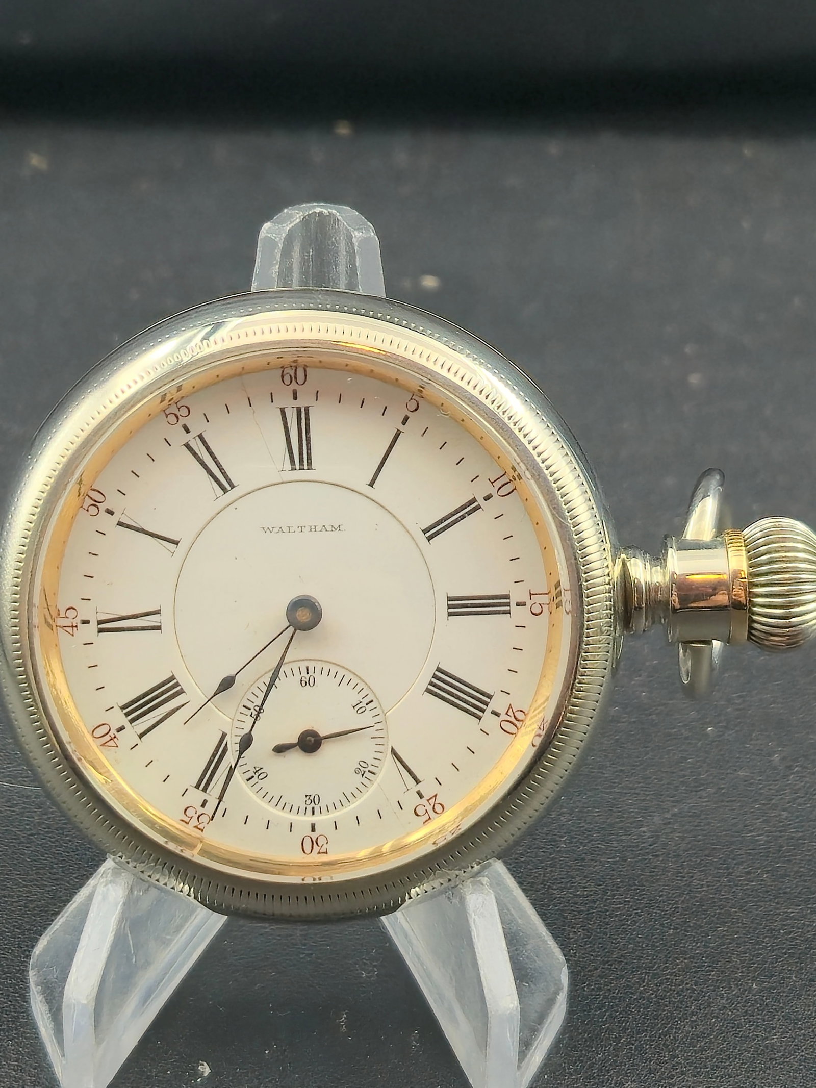 1901 Waltham Vanguard 18s 23J Lever-Set Sidewinder Pocket Watch Railroad Grade: Offered is a 1901 American Waltham Watch Co. Vanguard, one of Waltham’s premier railroad-grade pocket watches. This example features a hunting-configuration movement housed in an open-face case, cre