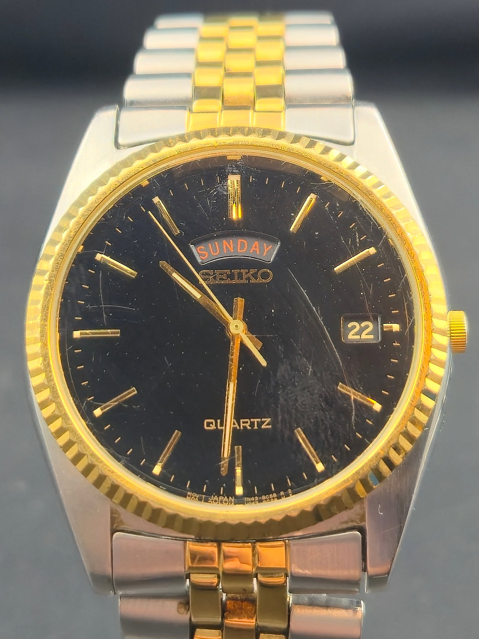 Seiko Quartz Day-Date Watch 7N43-8A49 Two Tone 35.10mm Engraved Caseback Box Papers New Battery (1 of 11)