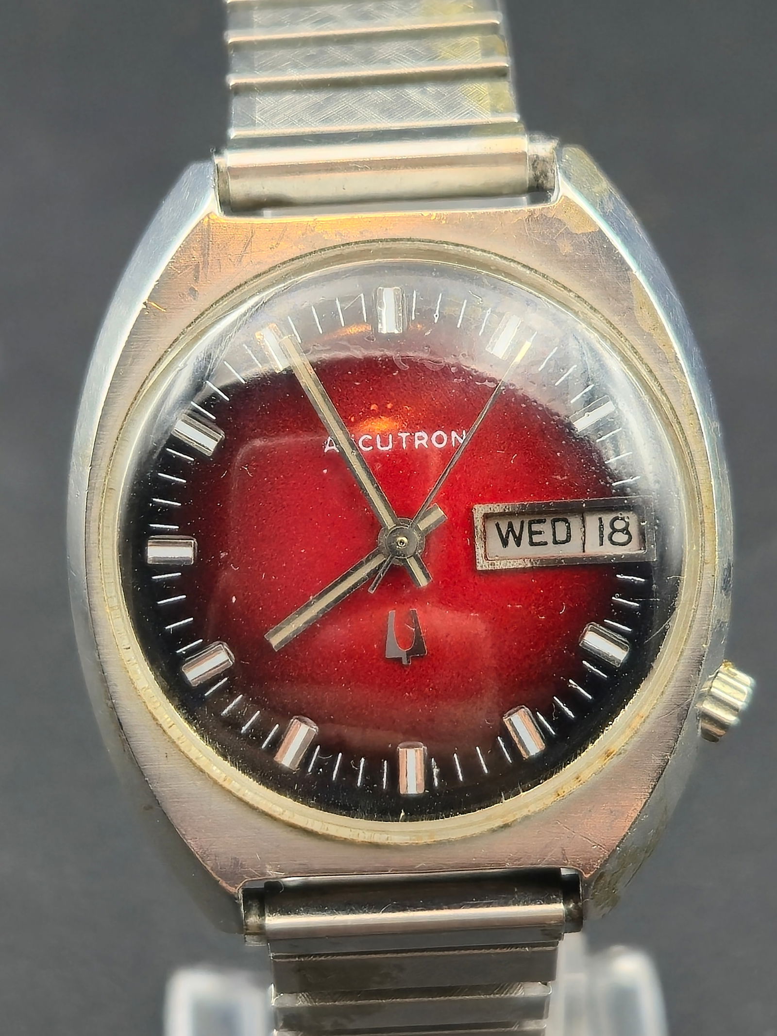 1972 Bulova Accutron Stainless Steel Case J387189 N2 Cal 2182 Red Dial Day Date (1 of 9)